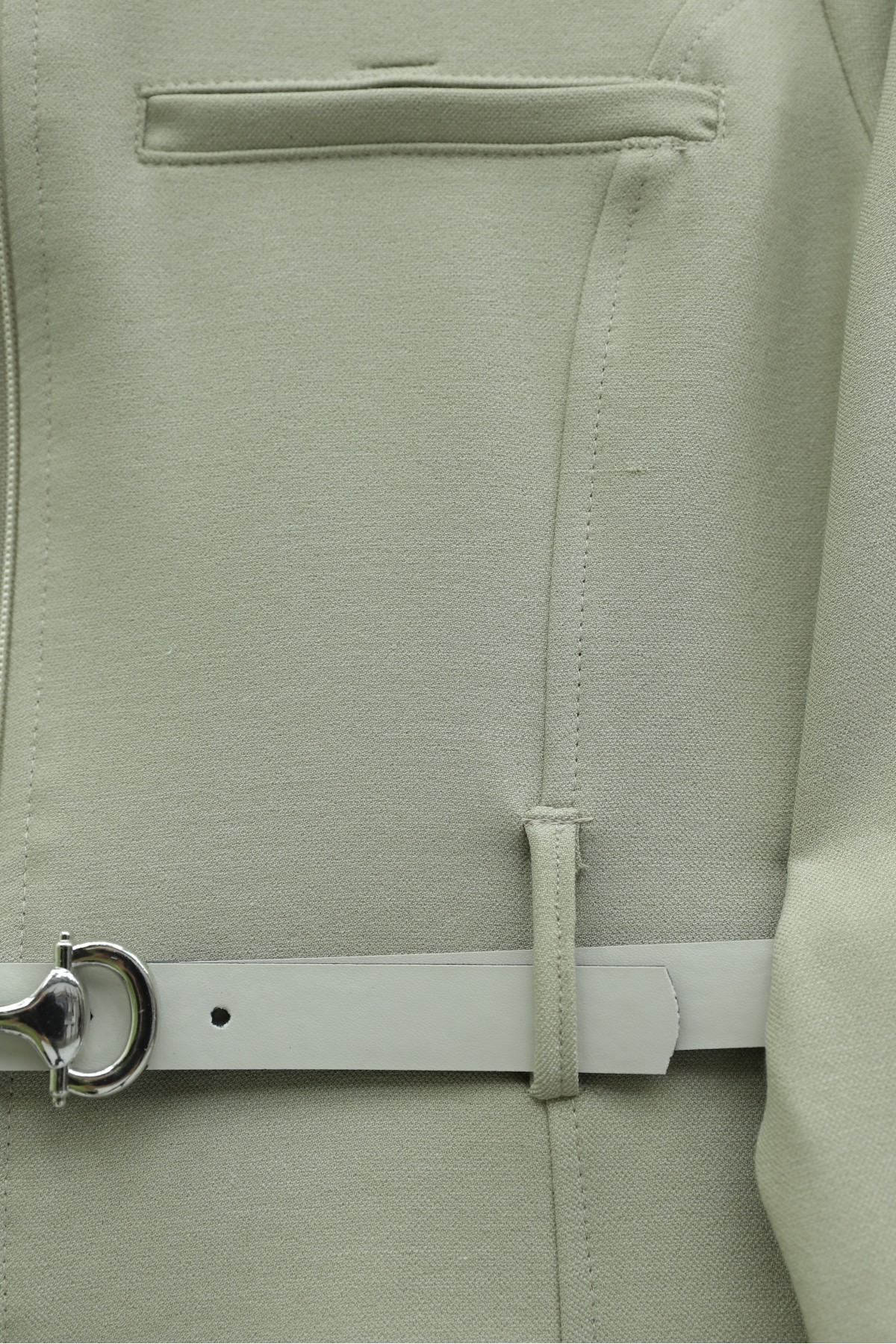 طقم تنورة مائلة بسحاب أمامي، وجيب، وحزام عند الخصر -حجر