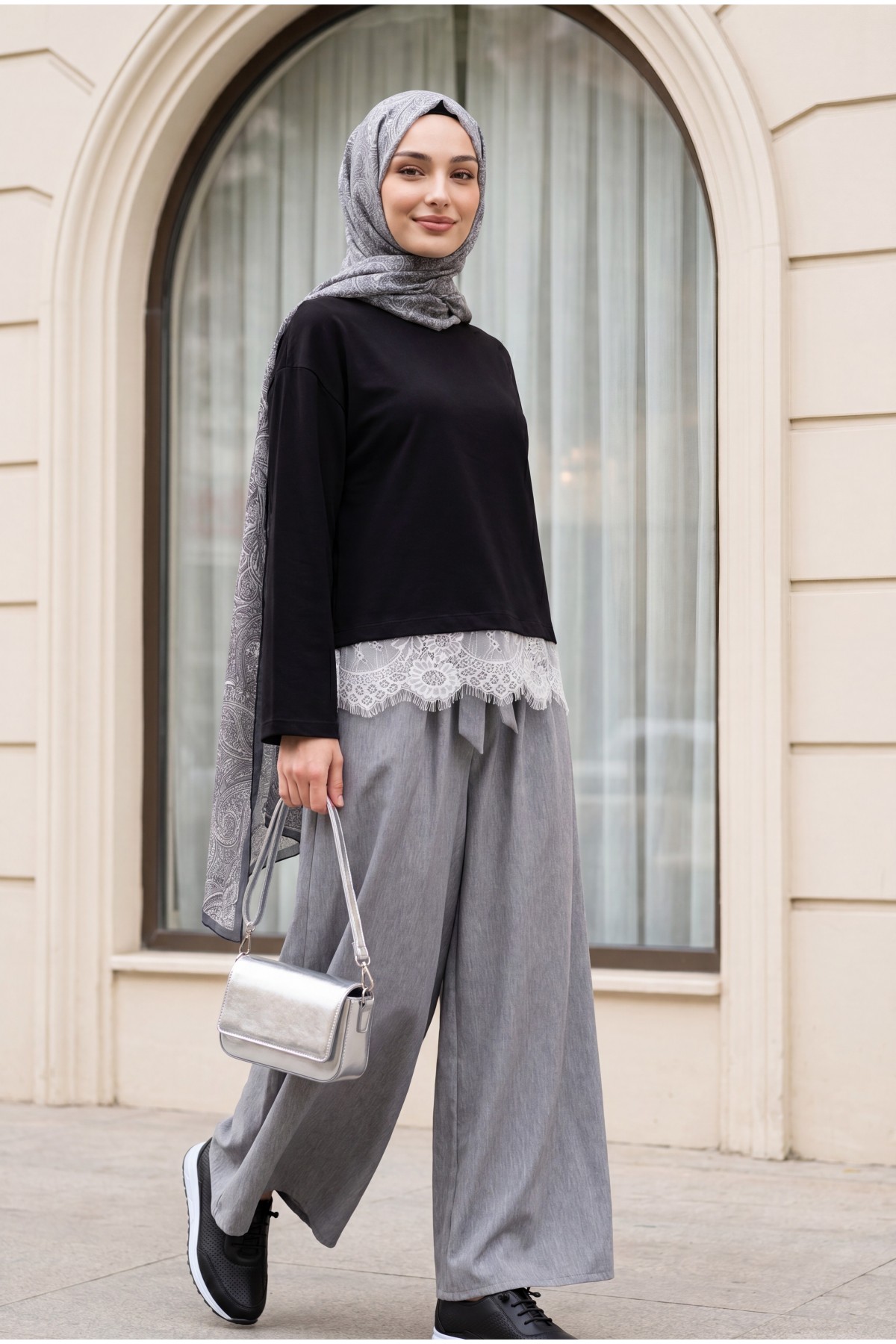 Linen-look skirt/pants with elasticated waist, belt, and pockets. -Grey