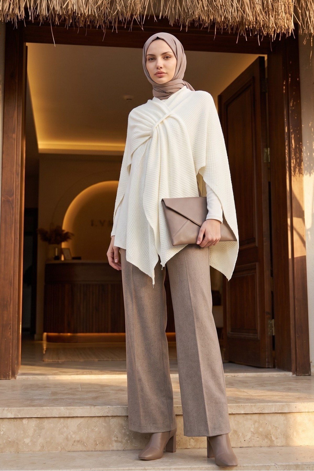 Loose Fit Everyday Knitted Poncho -White