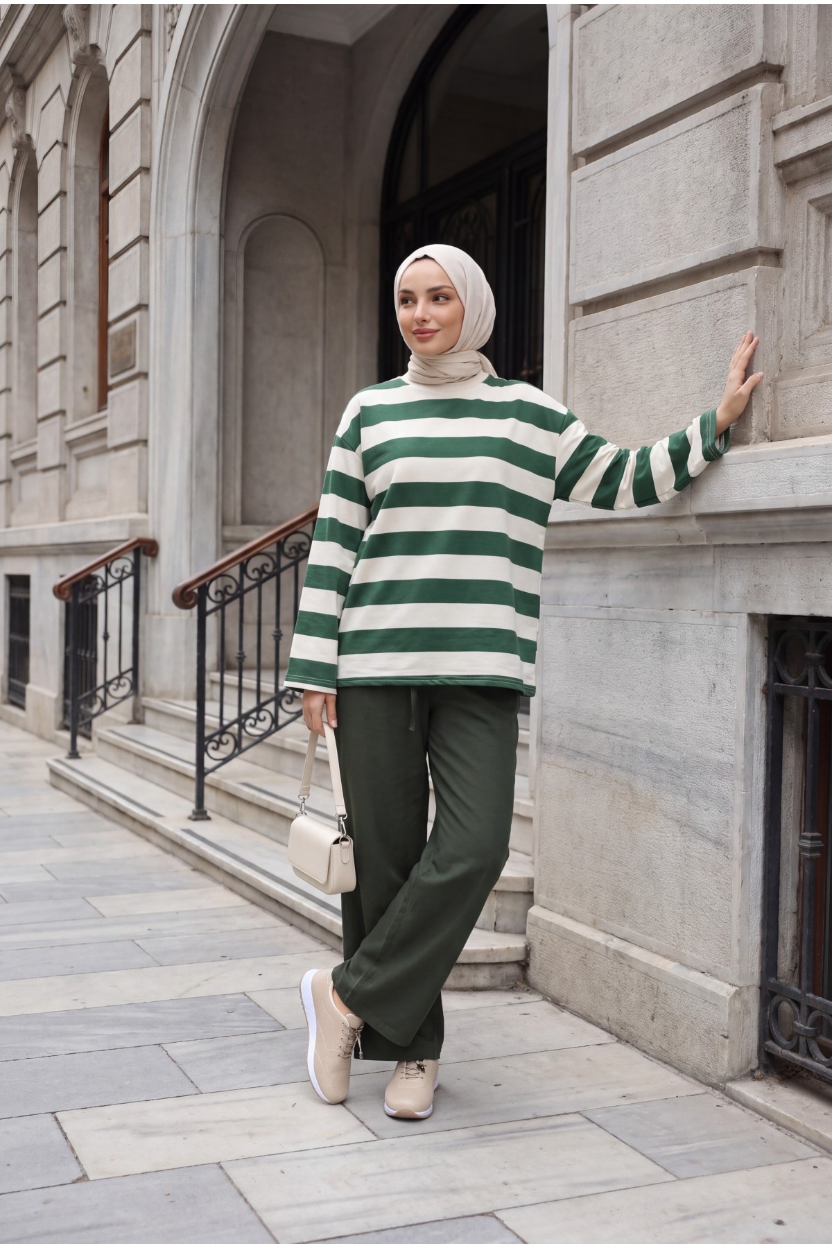 Crew Neck Thick-Striped Sweatshirt -Emerald