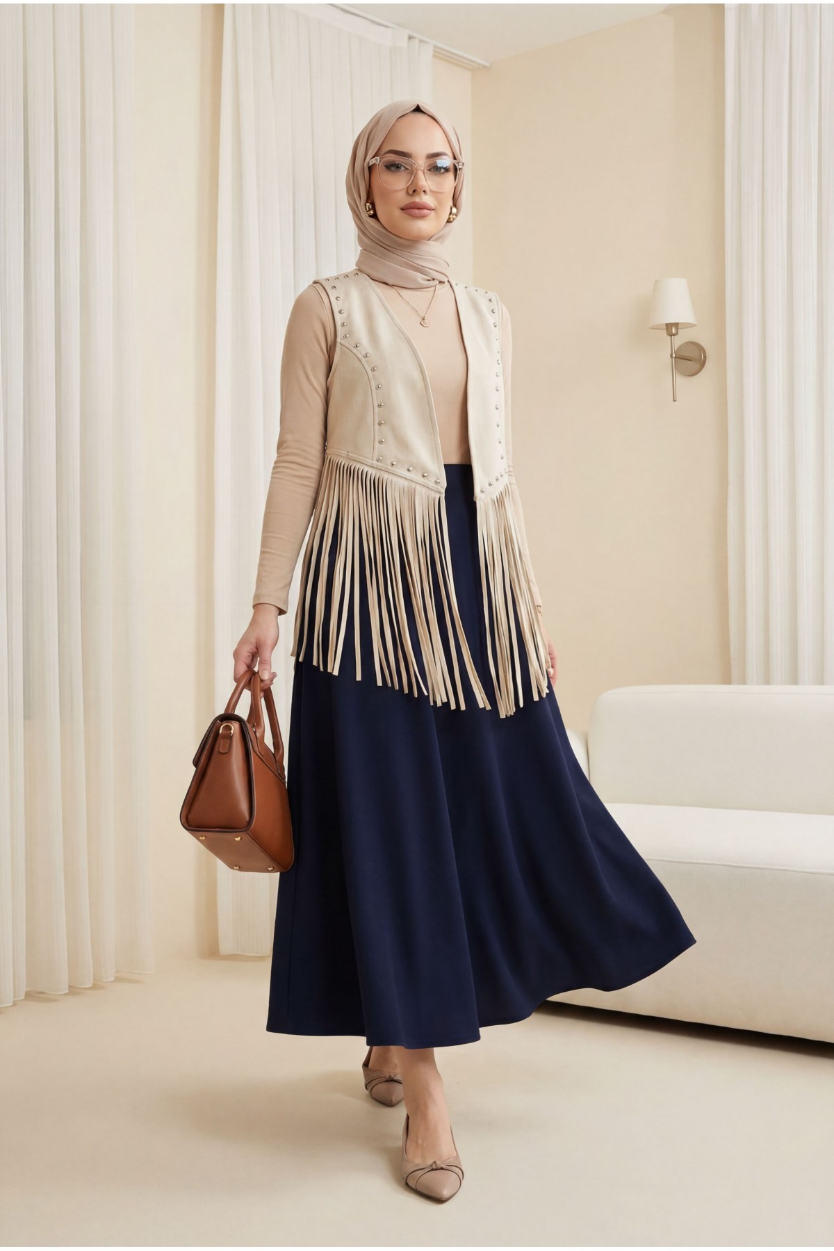 Taş Detaylı Püsküllü Droplu Süet Yelek -Taş