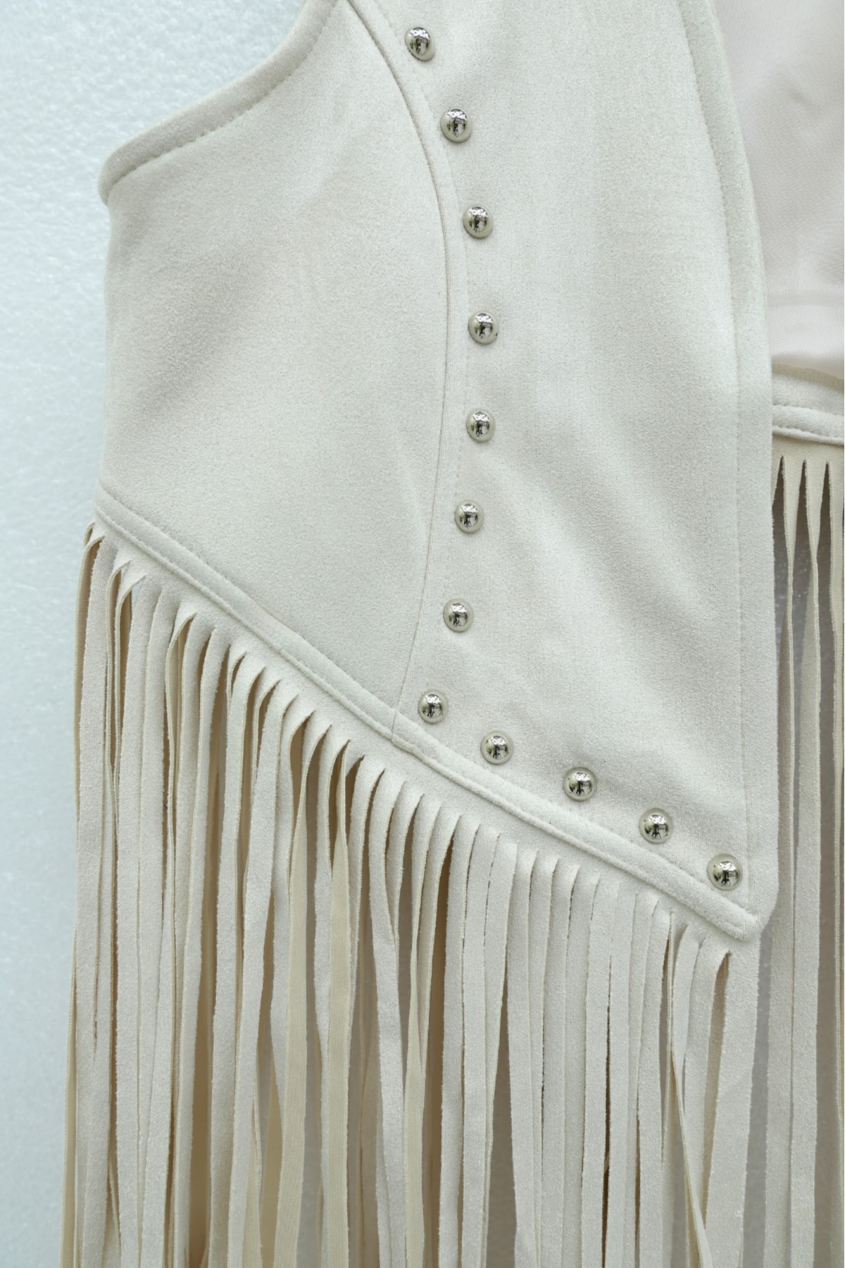 Taş Detaylı Püsküllü Droplu Süet Yelek -Taş