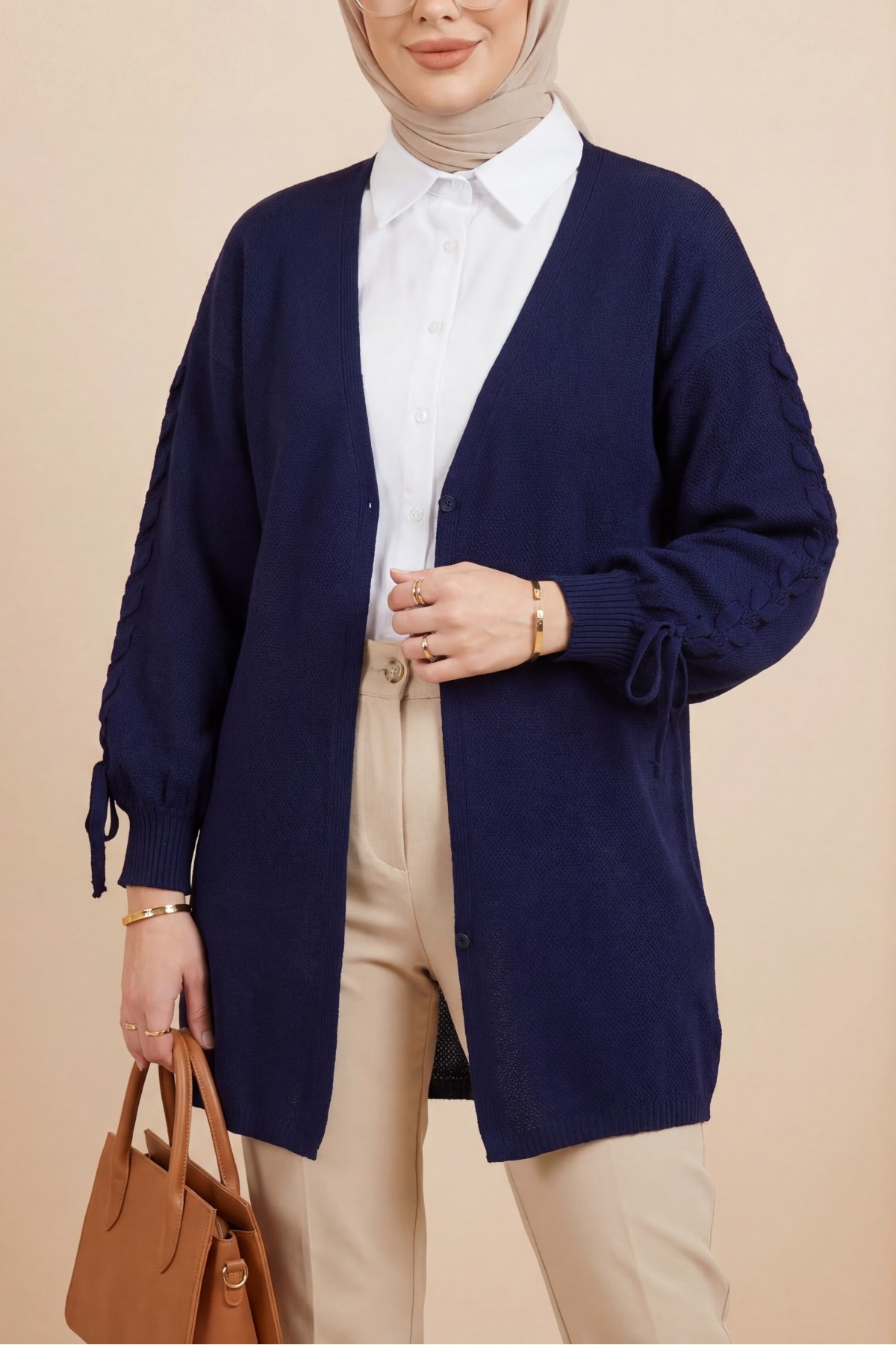 Loose-fitting knitted cardigan with braided sleeves -Navy blue