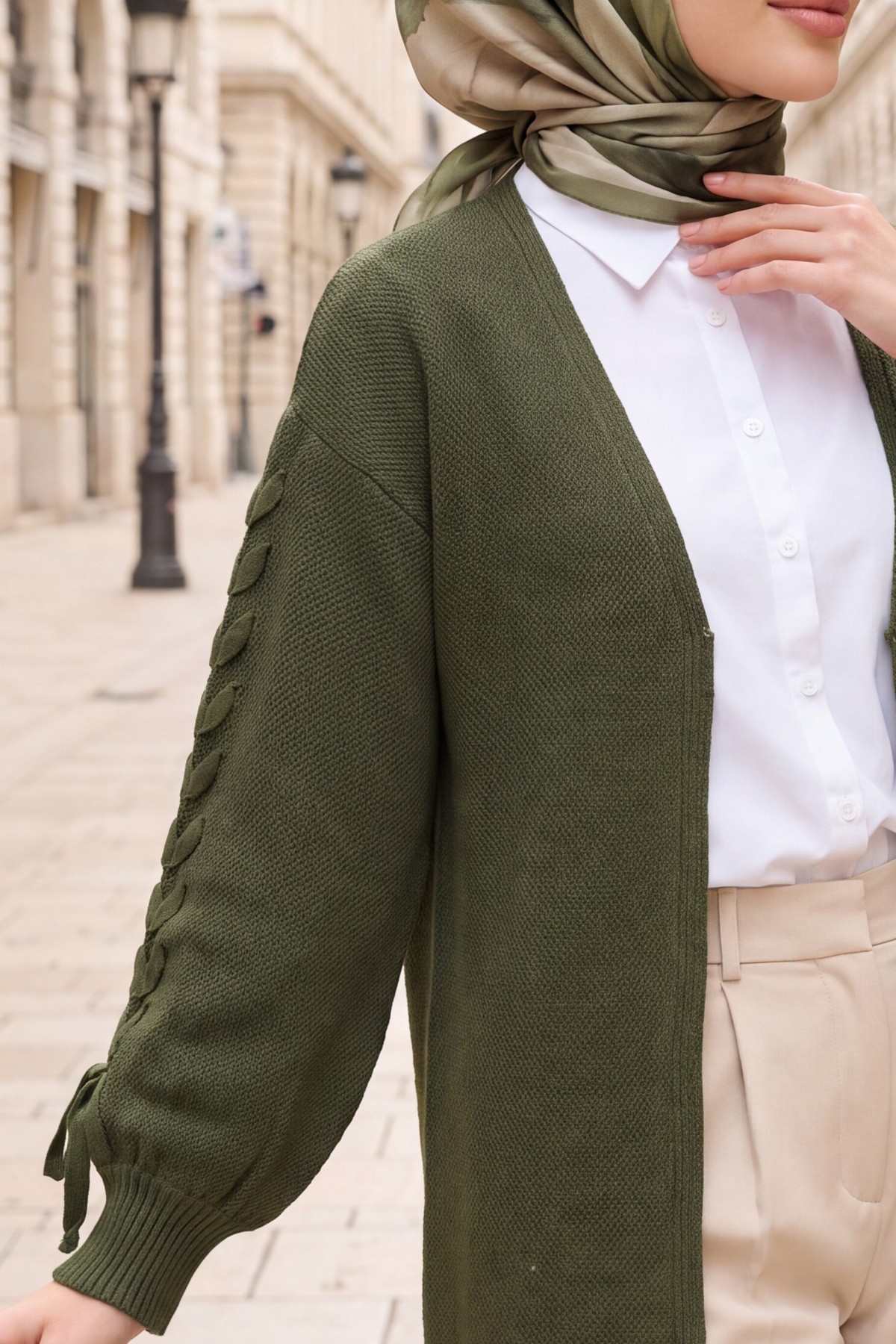 Loose-fitting knitted cardigan with braided sleeves -Khaki