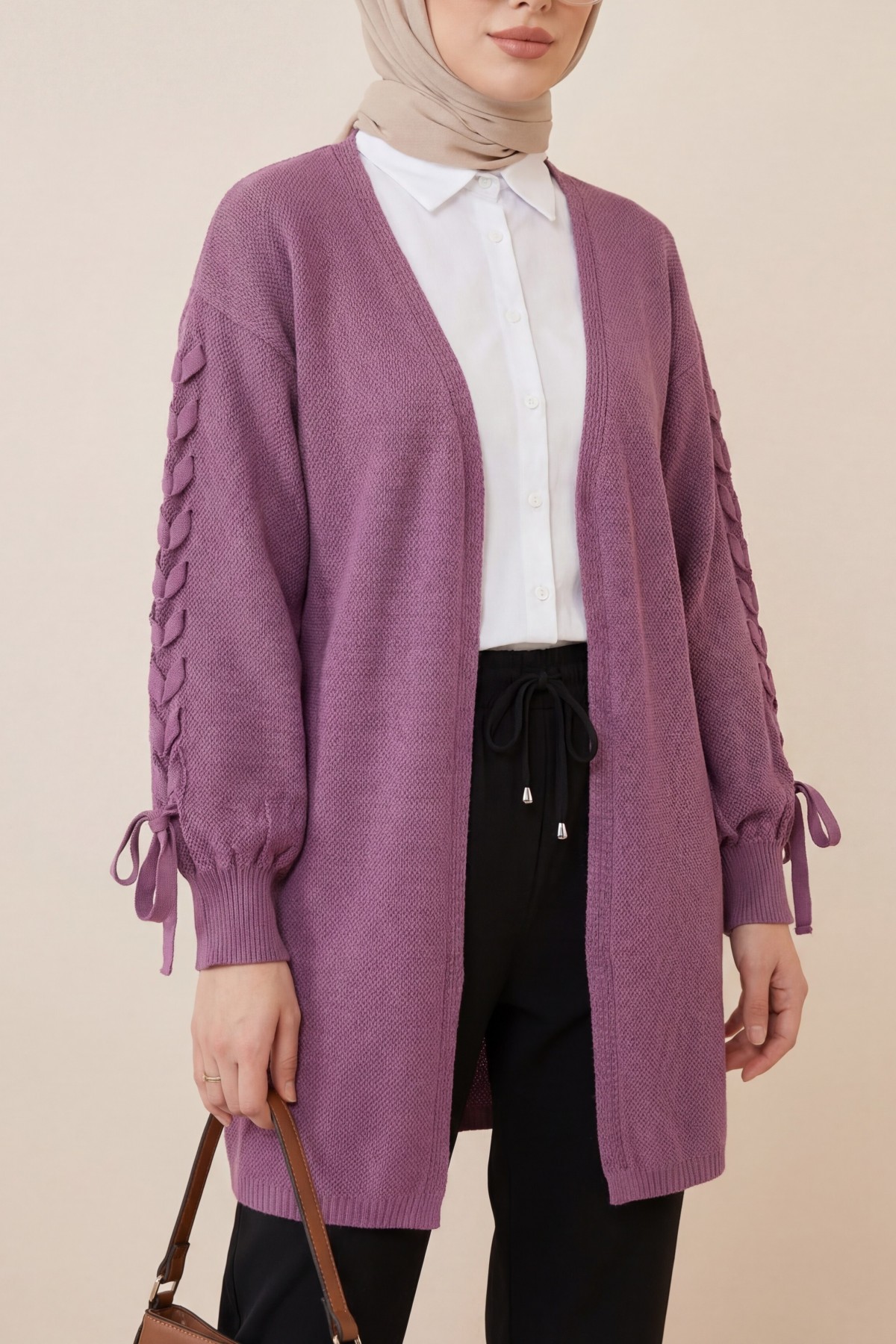 Loose-fitting knitted cardigan with braided sleeves -Damson
