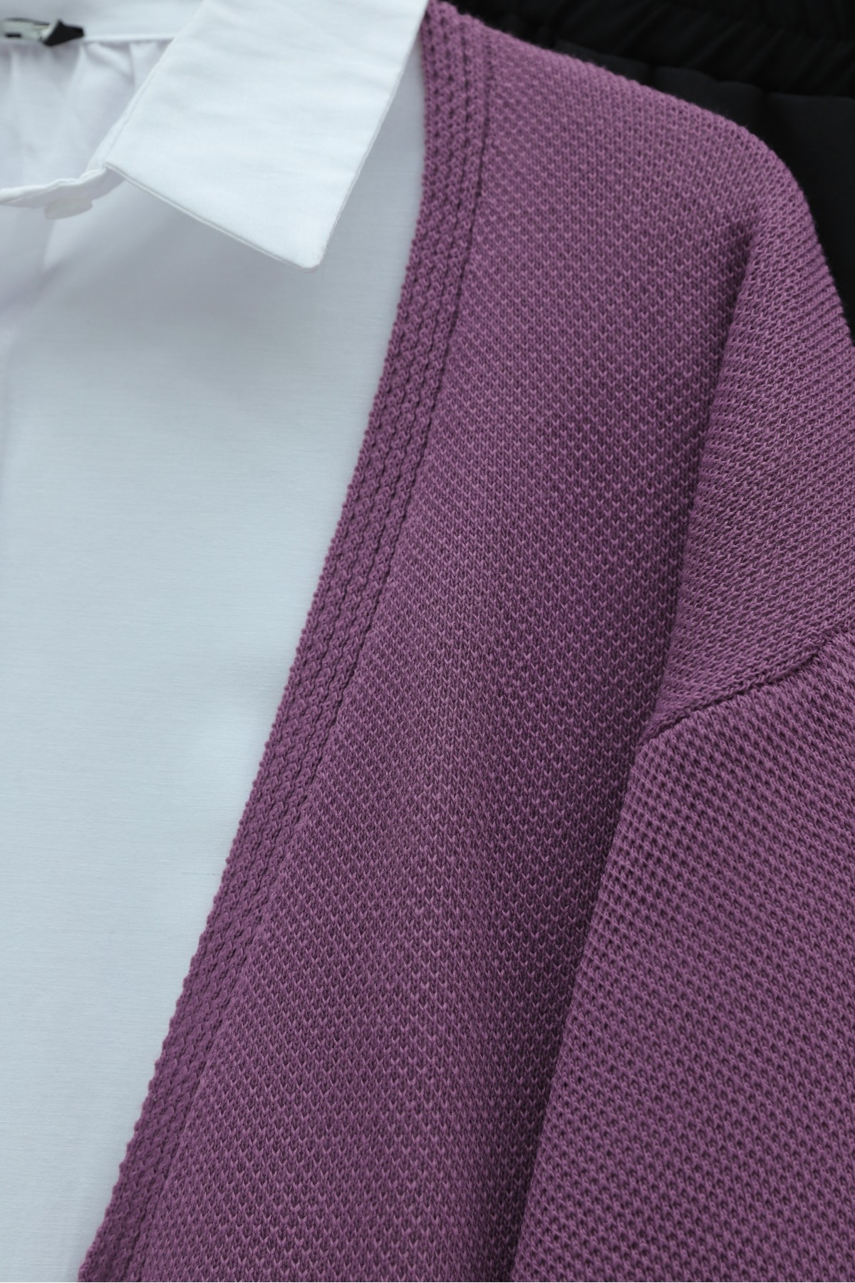 Loose-fitting knitted cardigan with braided sleeves -Damson