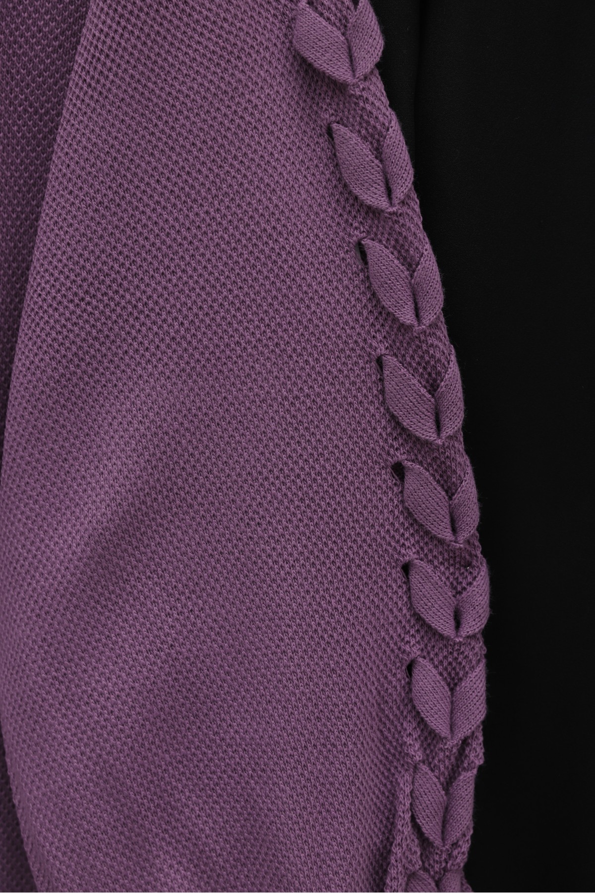 Loose-fitting knitted cardigan with braided sleeves -Damson