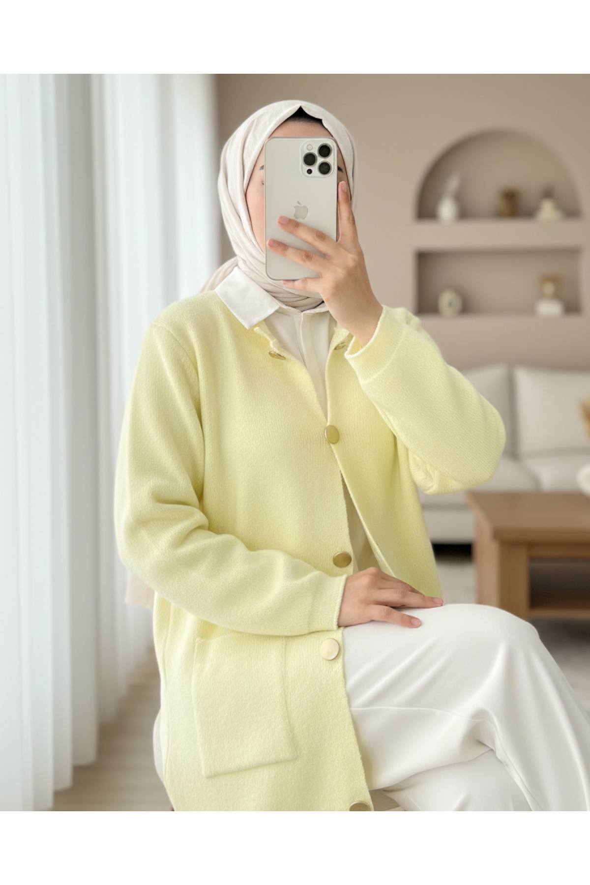Önü Düğmeli Çift Cepli Yumoş Triko Hırka -Açık Sarı