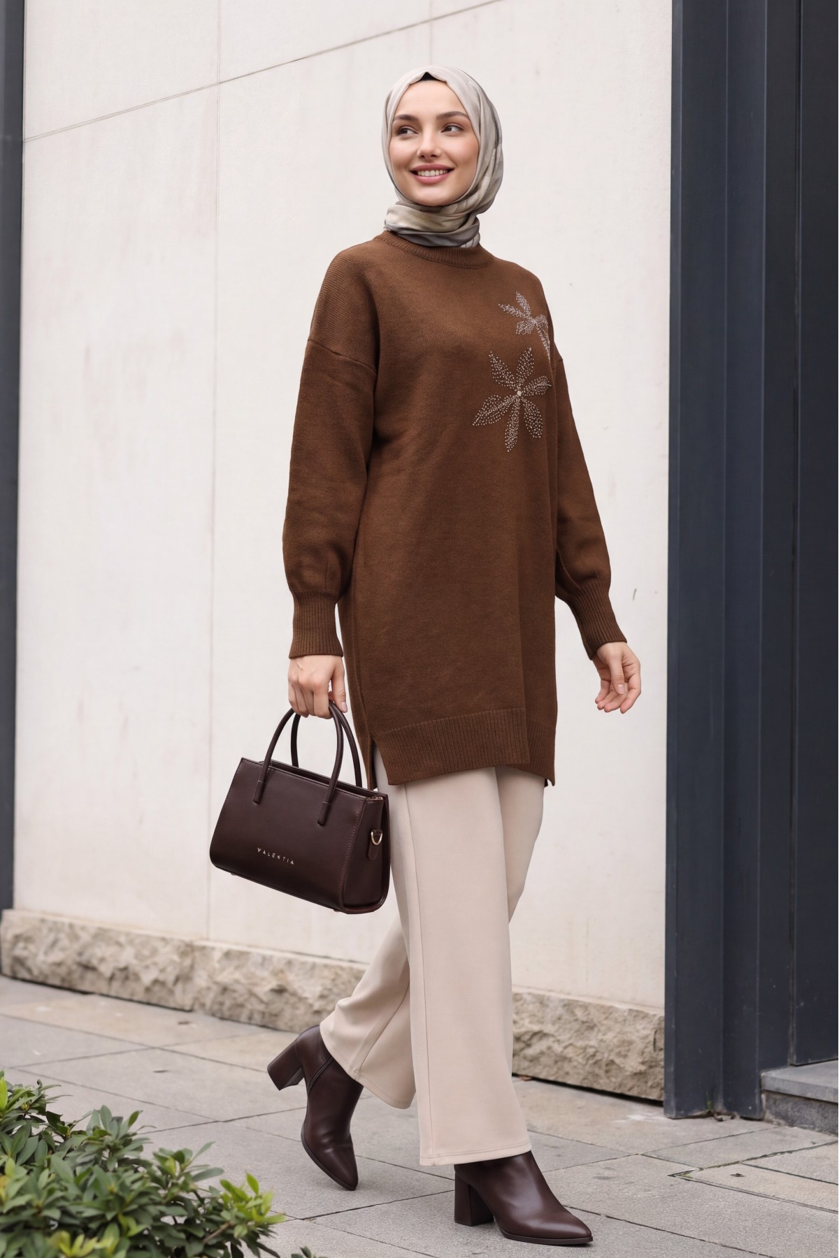 Floral Stone-Embellished Knit Tunic with Balloon Sleeves and Slits -Brown