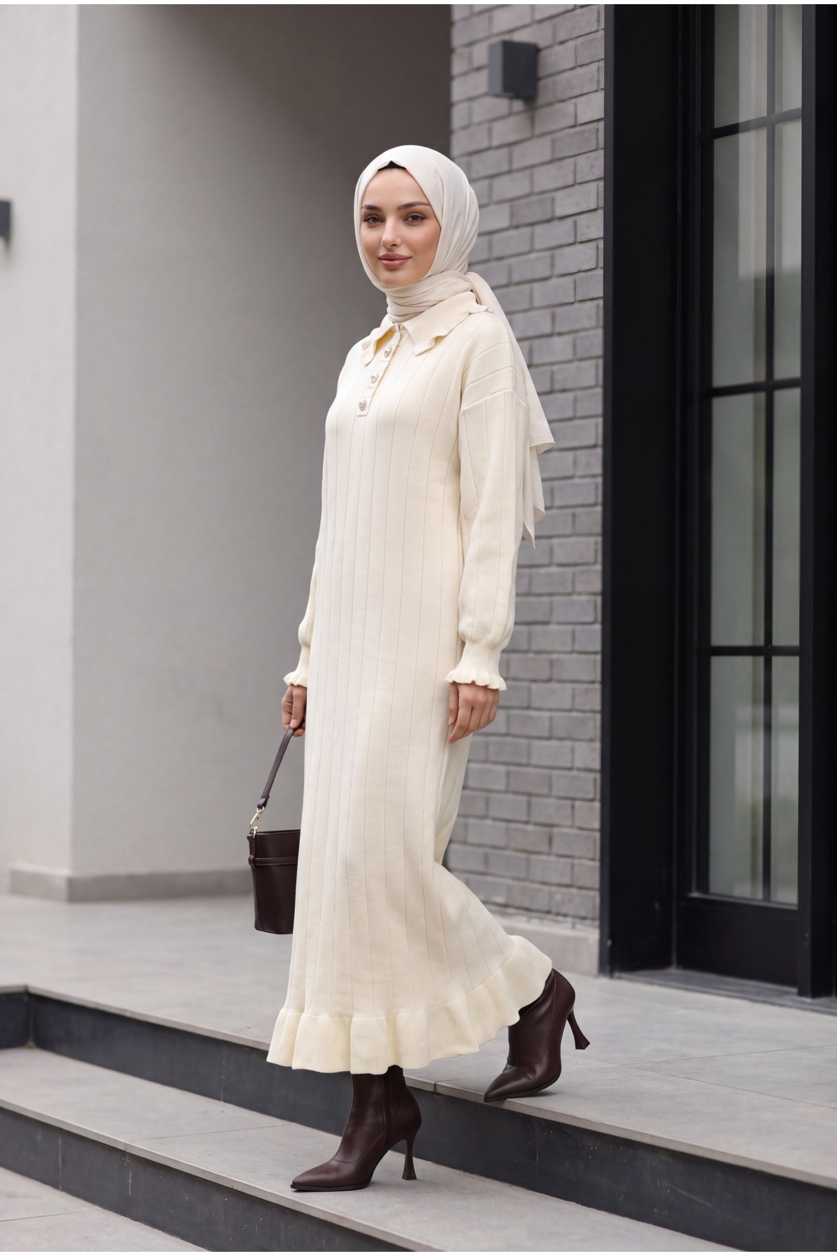 Button-Detail Knit Dress with Ruffles at the Collar and Hem -Cream color