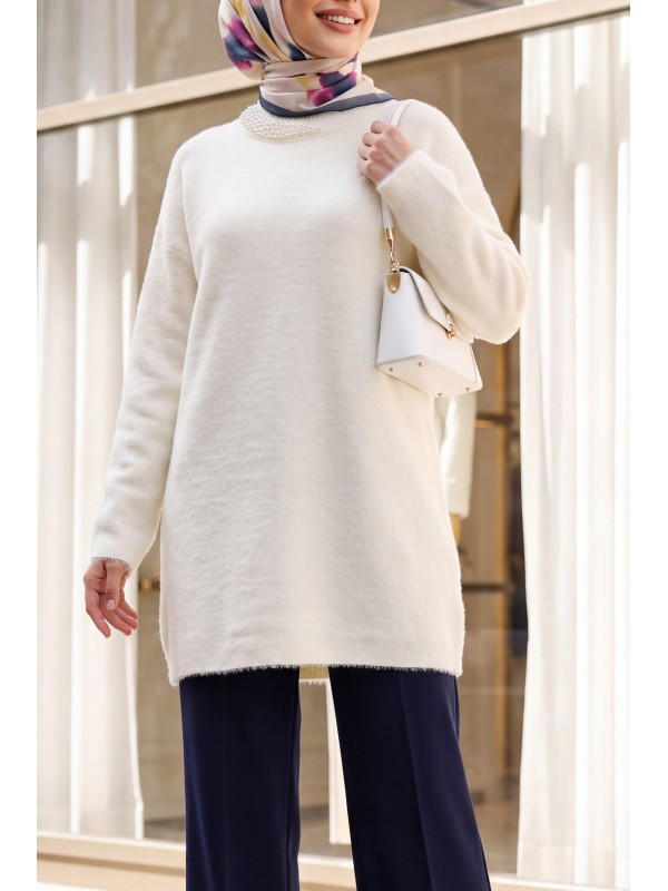 Fuzzy Knit Tunic with Pearl Detail on the Collar -White