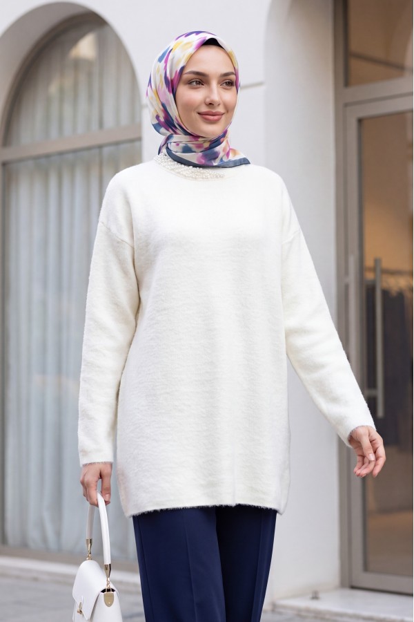 Fuzzy Knit Tunic with Pearl Detail on the Collar -White