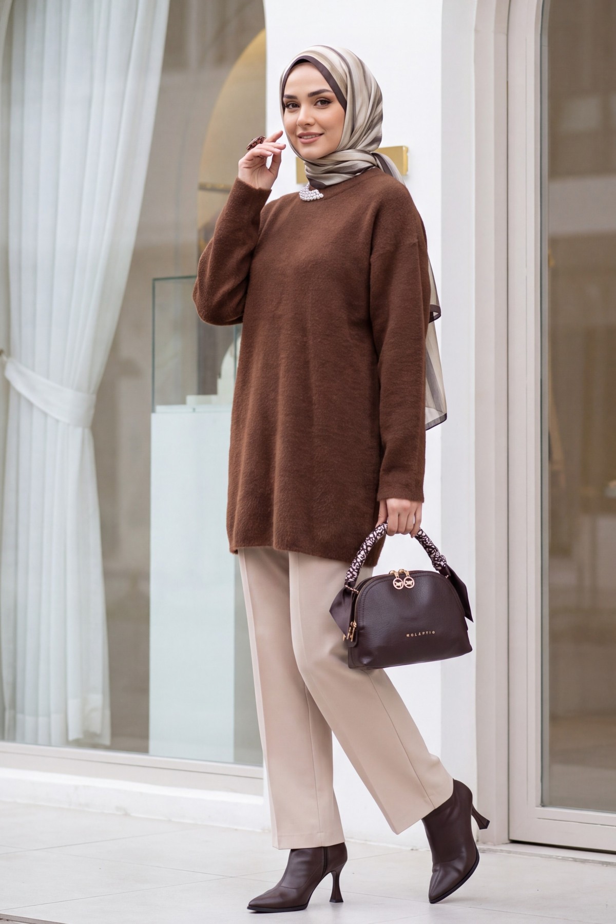 Fuzzy Knit Tunic with Pearl Detail on the Collar -Brown