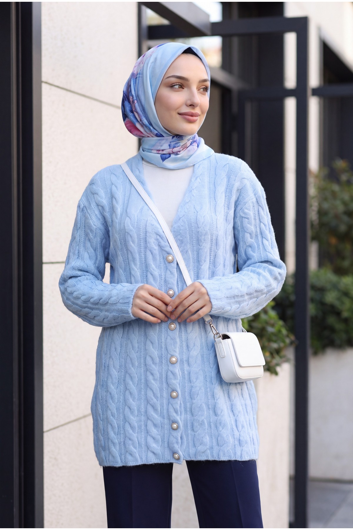 كارديجان بنقوش مضفرة وأزرار لؤلؤية -ريشي