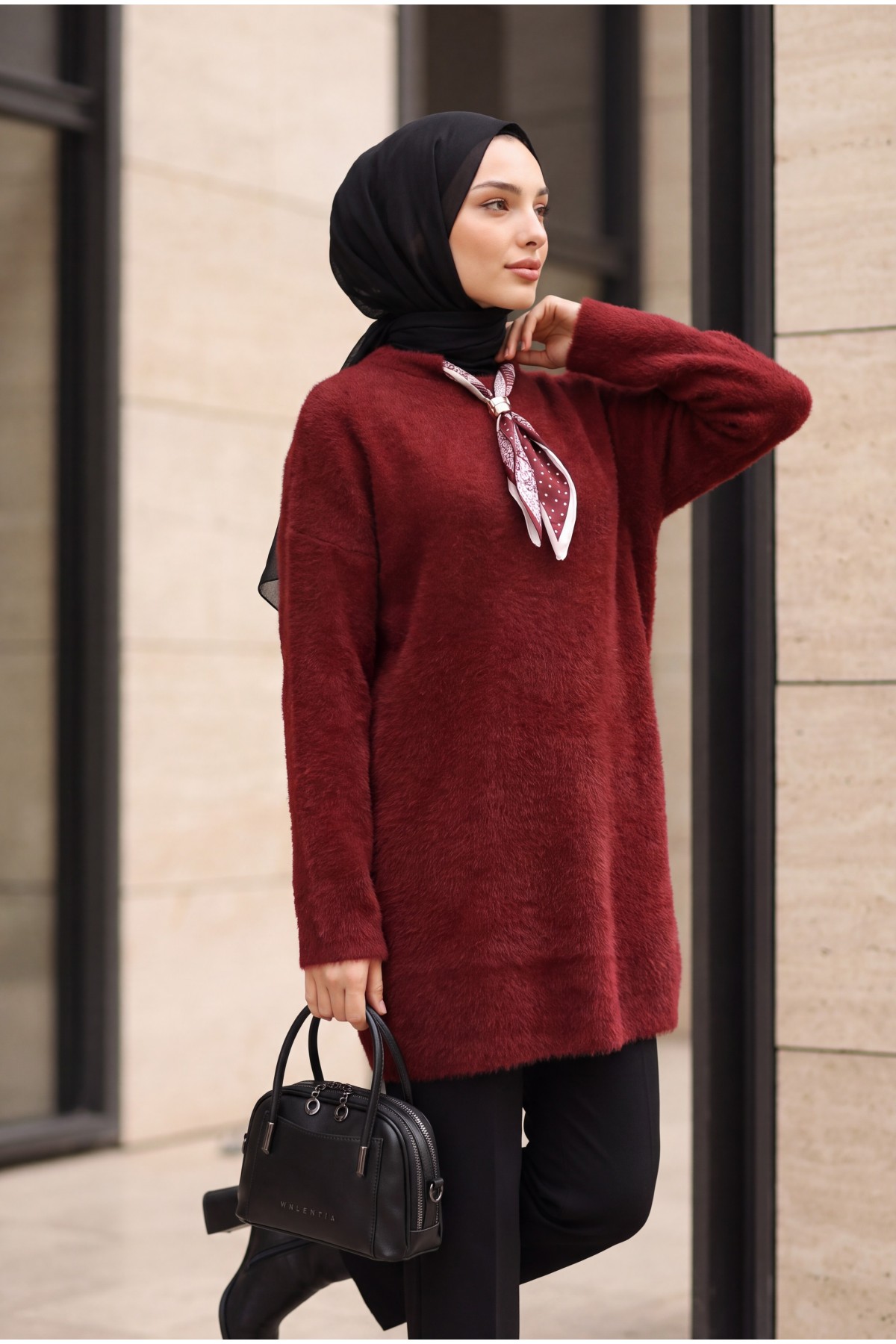 Yakası Fular Detaylı Yumoş Triko Tunik -Bordo