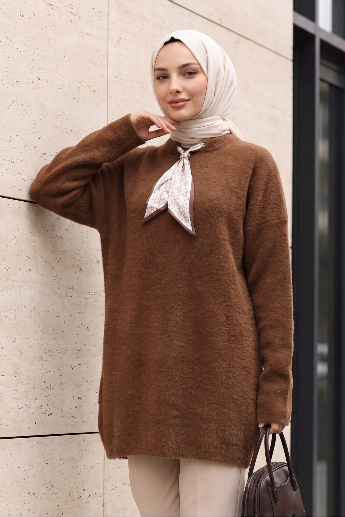 Yakası Fular Detaylı Yumoş Triko Tunik -Kahverengi
