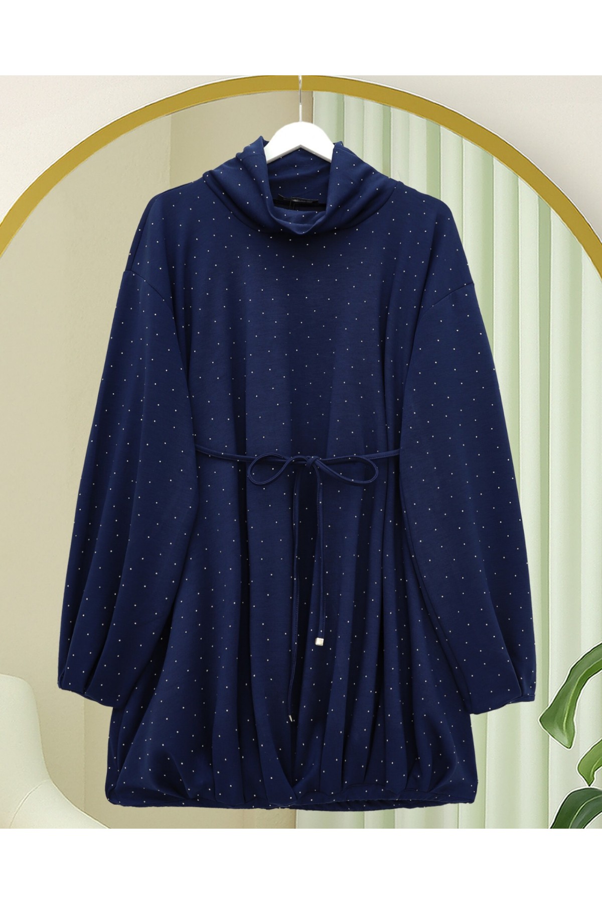 سويت شيرت من أويشو مع تنورة مرنة وخصر مربوط وياقة مدورة نصفية -كحلي