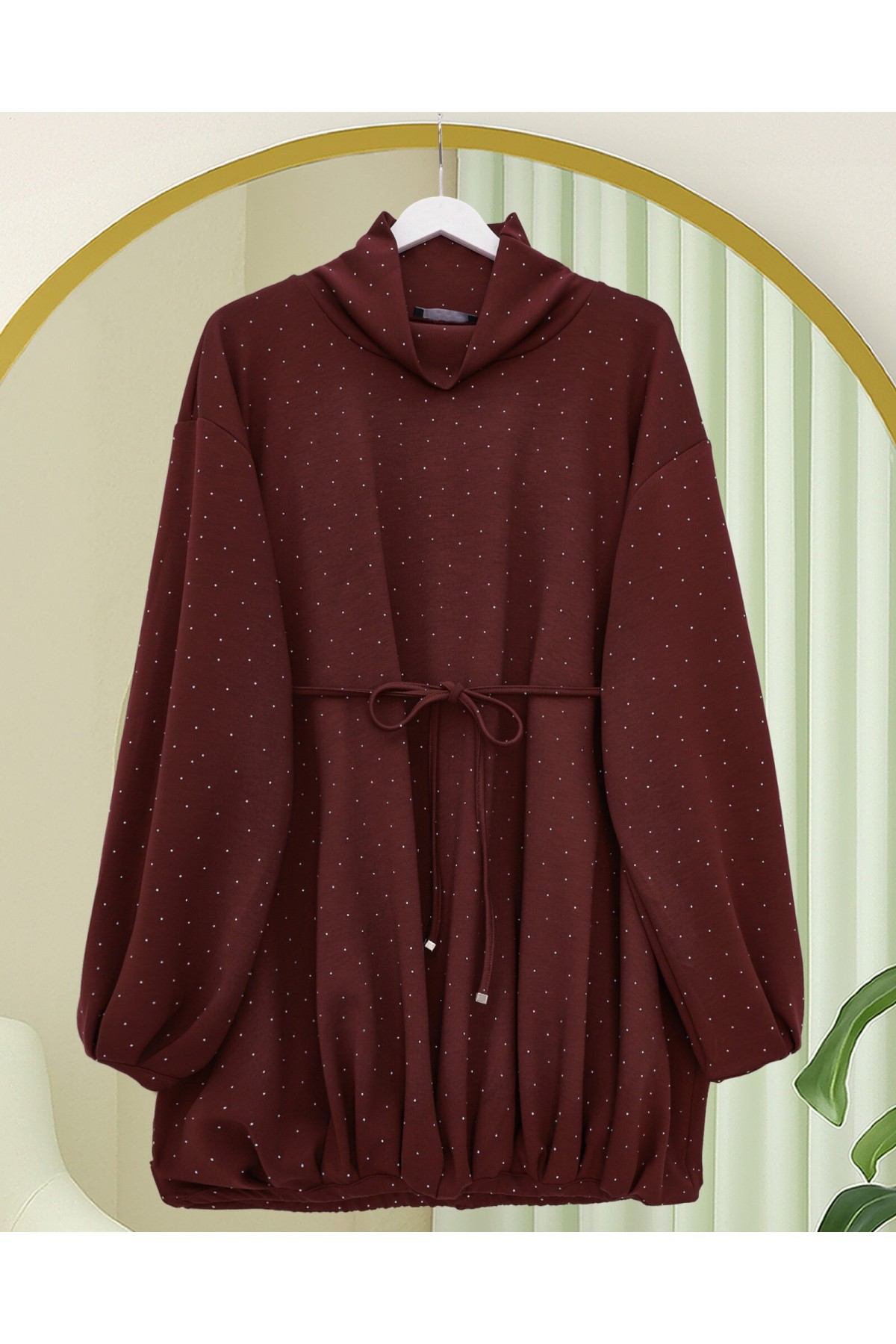 سويت شيرت من أويشو مع تنورة مرنة وخصر مربوط وياقة مدورة نصفية -بوردو