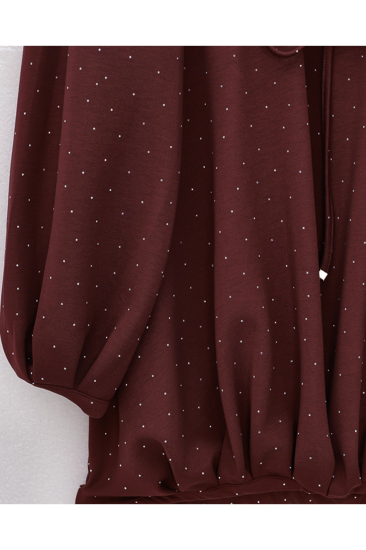 سويت شيرت من أويشو مع تنورة مرنة وخصر مربوط وياقة مدورة نصفية -بوردو