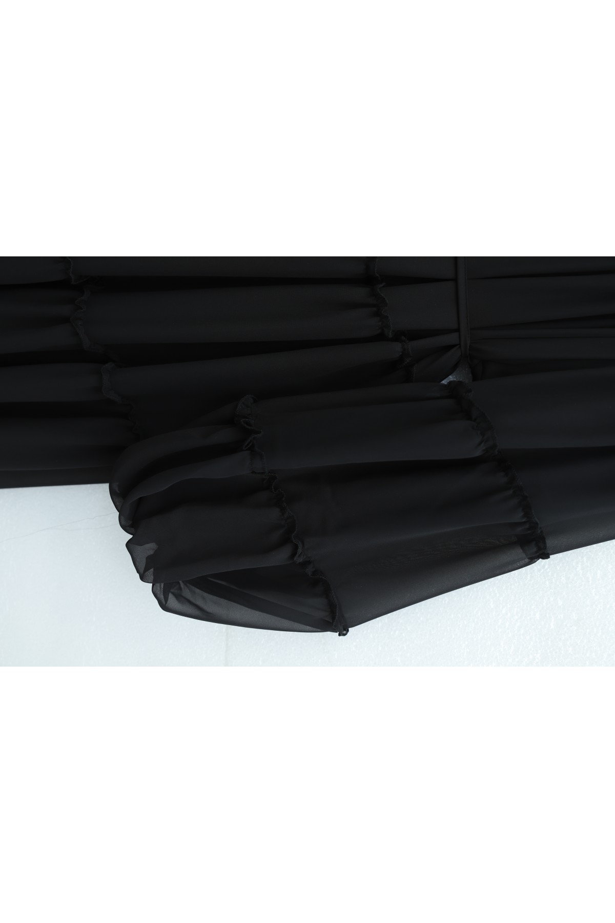 Kolu Lastikli Beli Bağlamalı Katlı Fırfır Detaylı Elbise  -Siyah