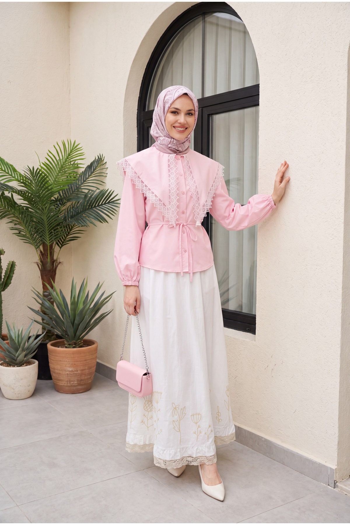 Lace Embroidered Elastic Waist Skirt   -White