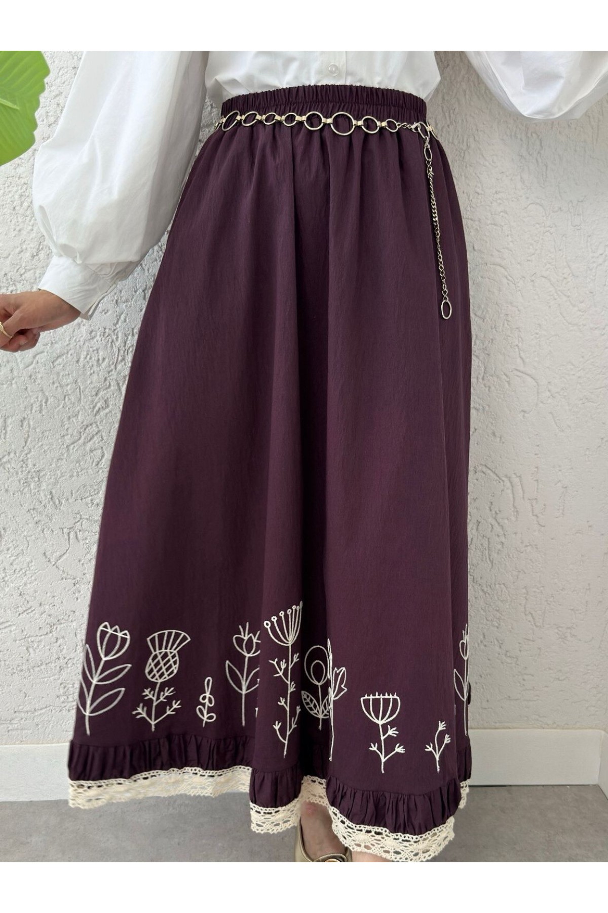 Lace Embroidered Elastic Waist Skirt -Damson