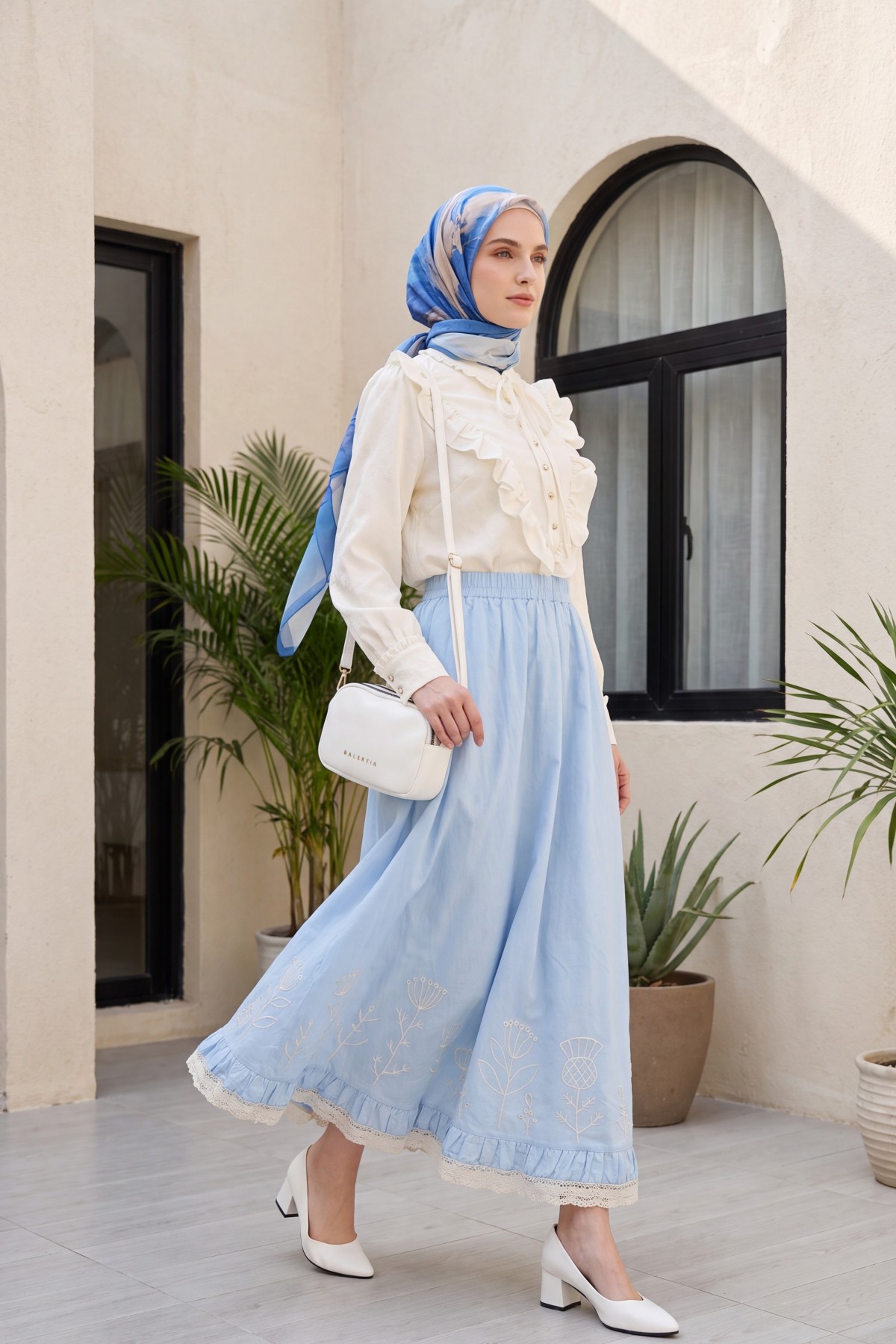 Lace Embroidered Elastic Waist Skirt   -Blue