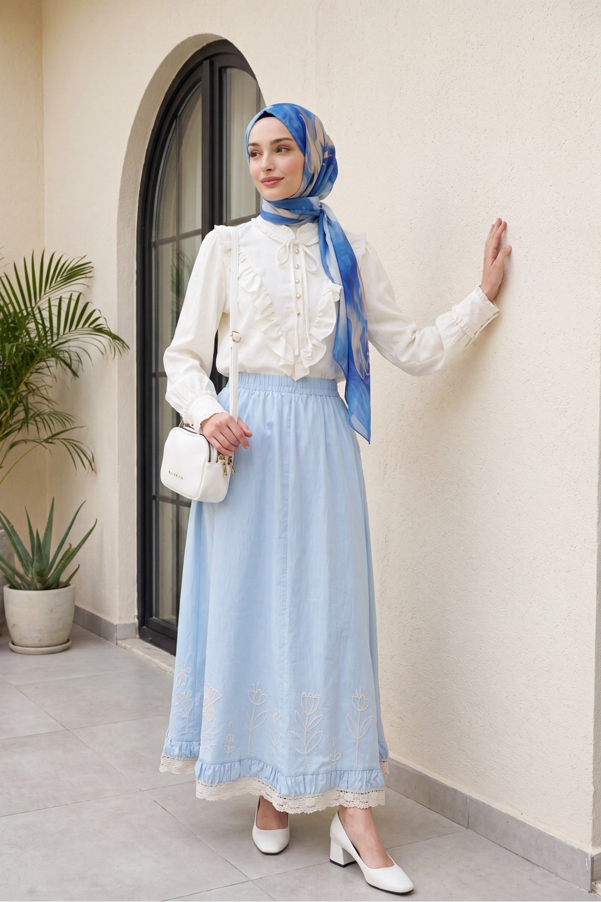 Lace Embroidered Elastic Waist Skirt   -Blue