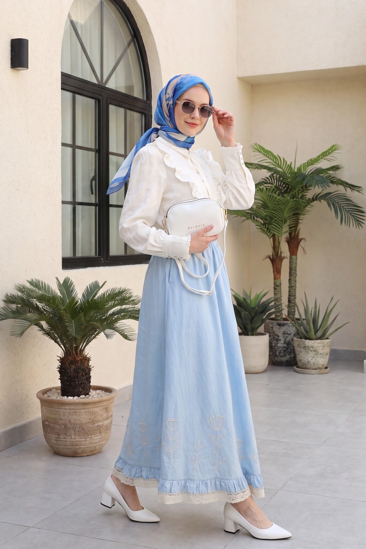 Lace Embroidered Elastic Waist Skirt   -Blue