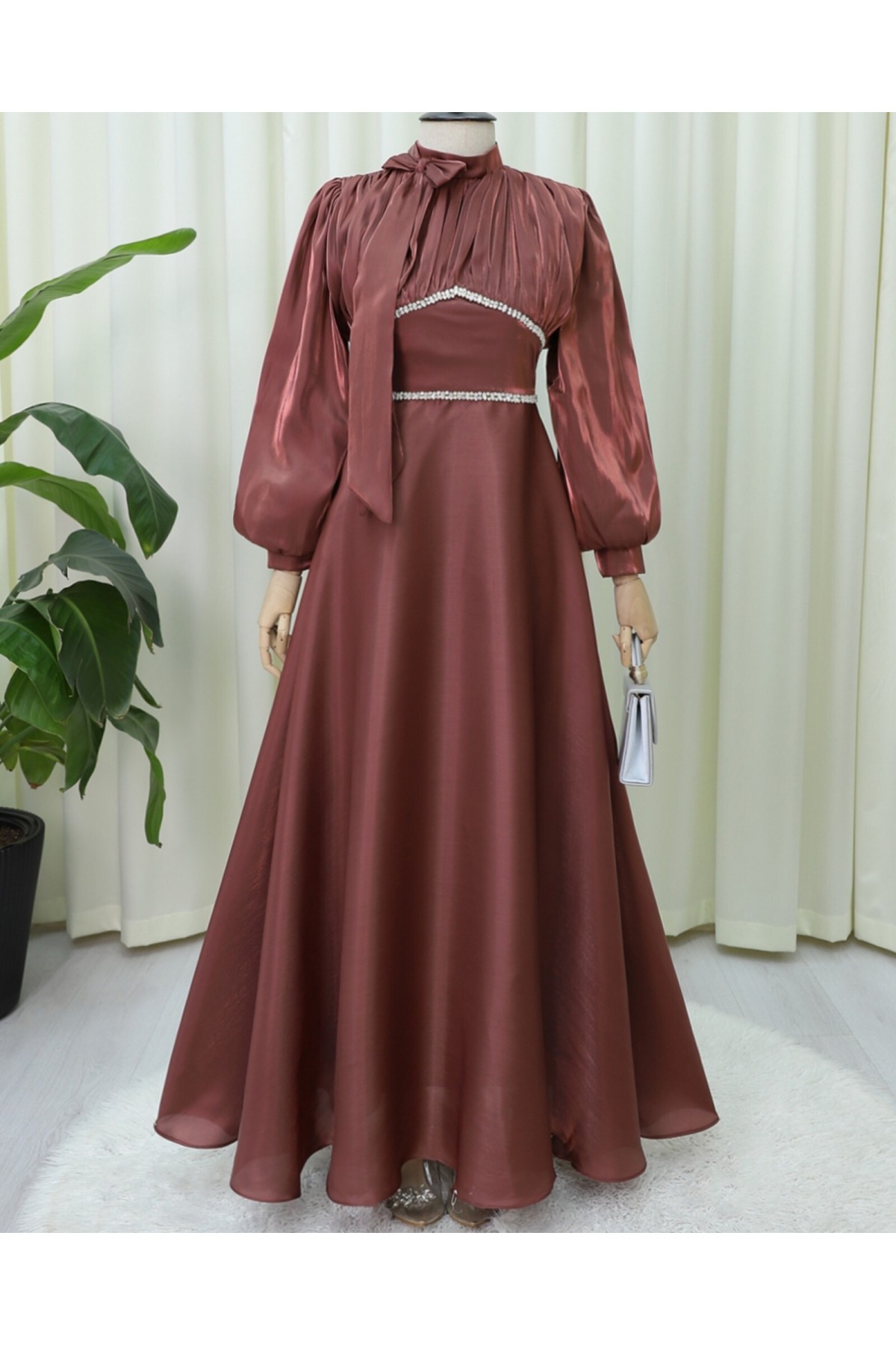 Yakası Fiyonklu Beli Taş Detaylı Balon Kol Abiye -G.Kurusu