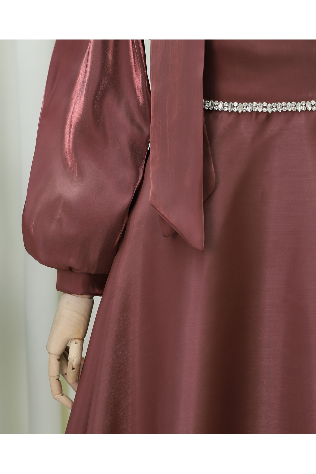 Yakası Fiyonklu Beli Taş Detaylı Balon Kol Abiye -G.Kurusu