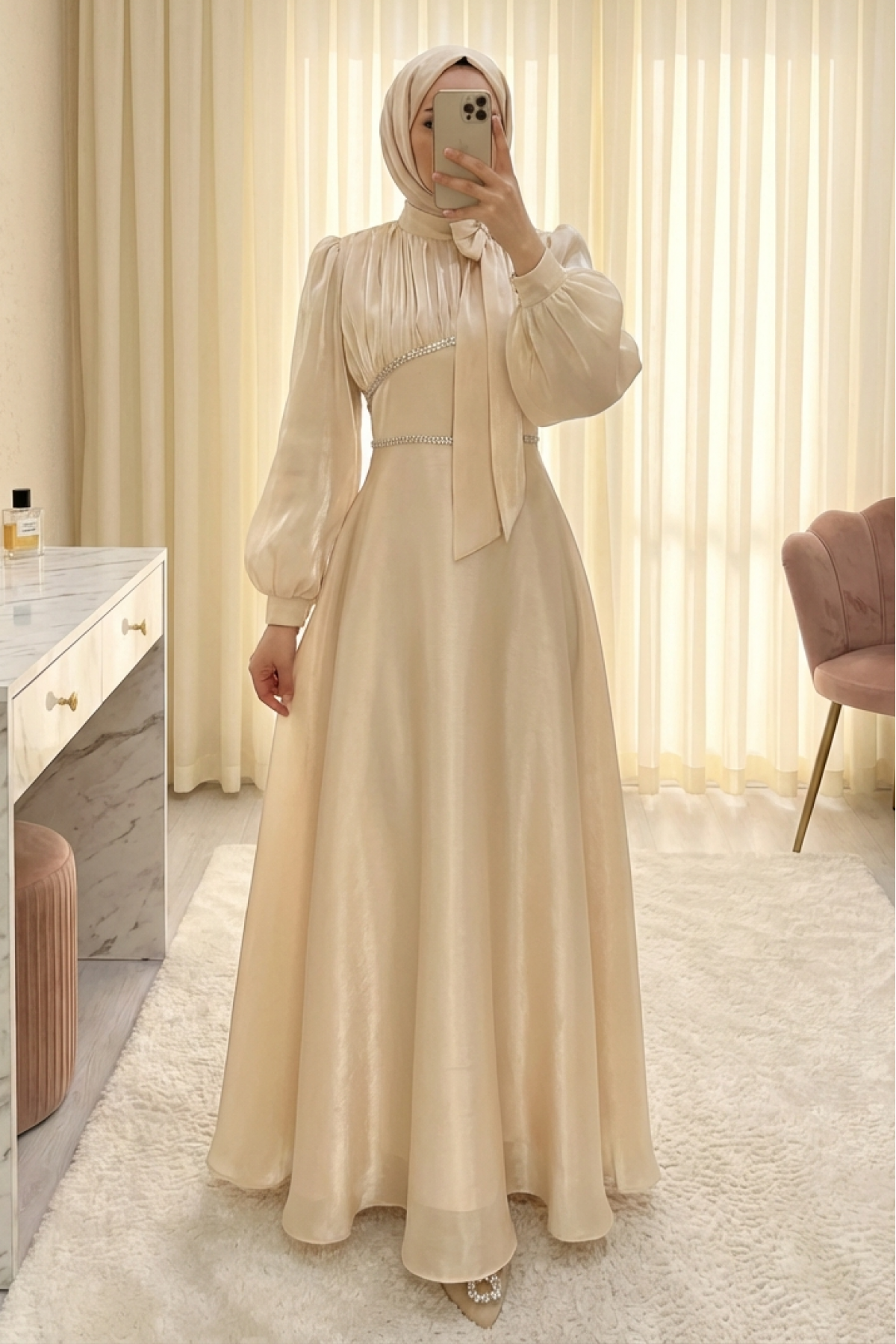 Yakası Fiyonklu Beli Taş Detaylı Balon Kol Abiye -Bej