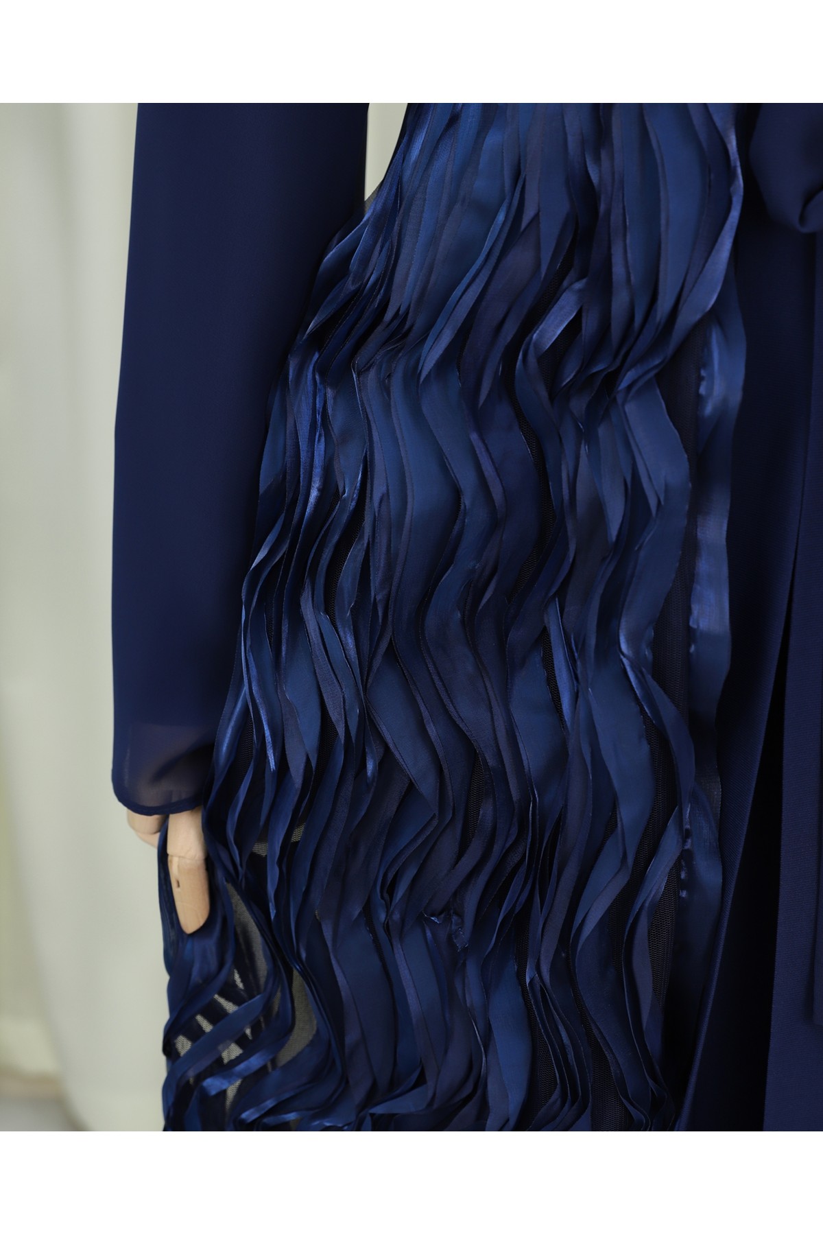 Önü Tül Detaylı Kemerli Eteği Katlı İkili Abaya Takım -Laci