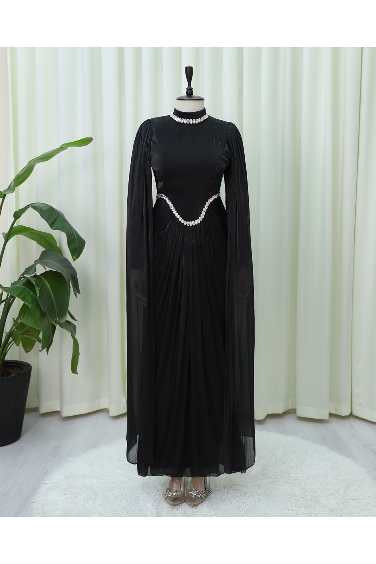 Yakası Ve Beli Taşlı Pelerin Detaylı Janjan Abiye -Siyah