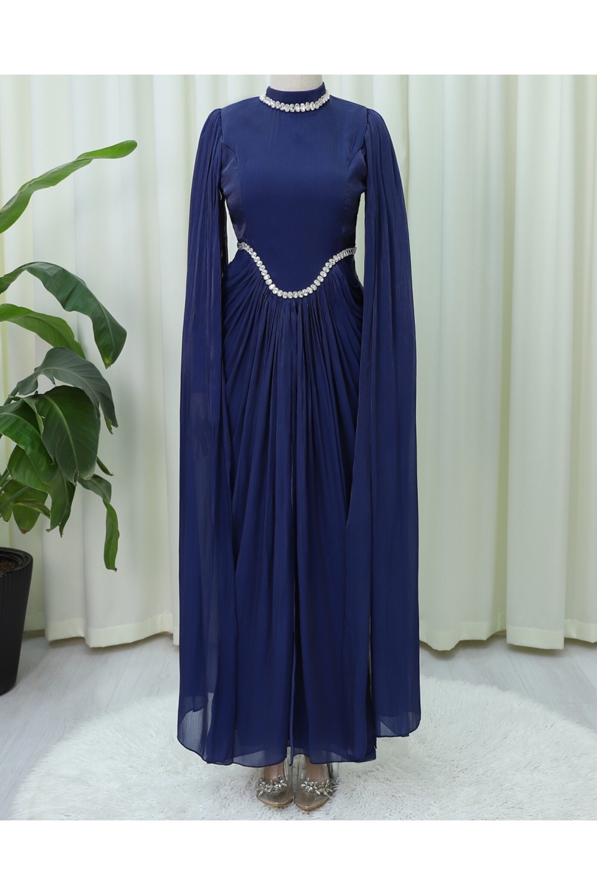 Yakası Ve Beli Taşlı Pelerin Detaylı Janjan Abiye -Laci