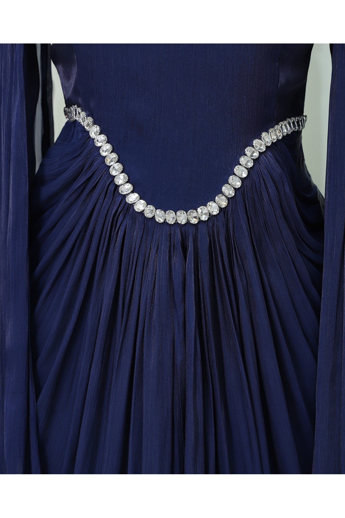 Yakası Ve Beli Taşlı Pelerin Detaylı Janjan Abiye -Laci