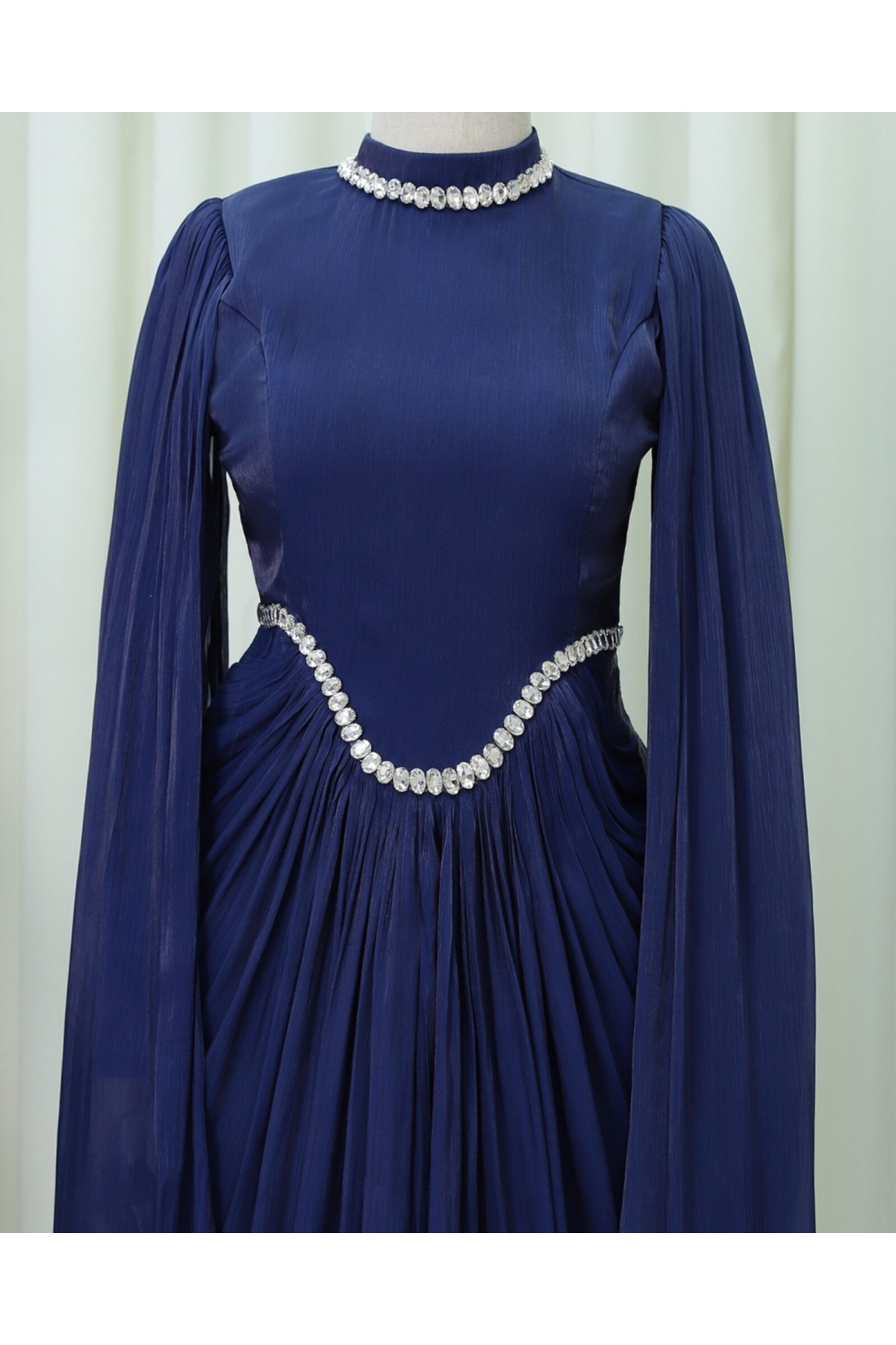 Yakası Ve Beli Taşlı Pelerin Detaylı Janjan Abiye -Laci