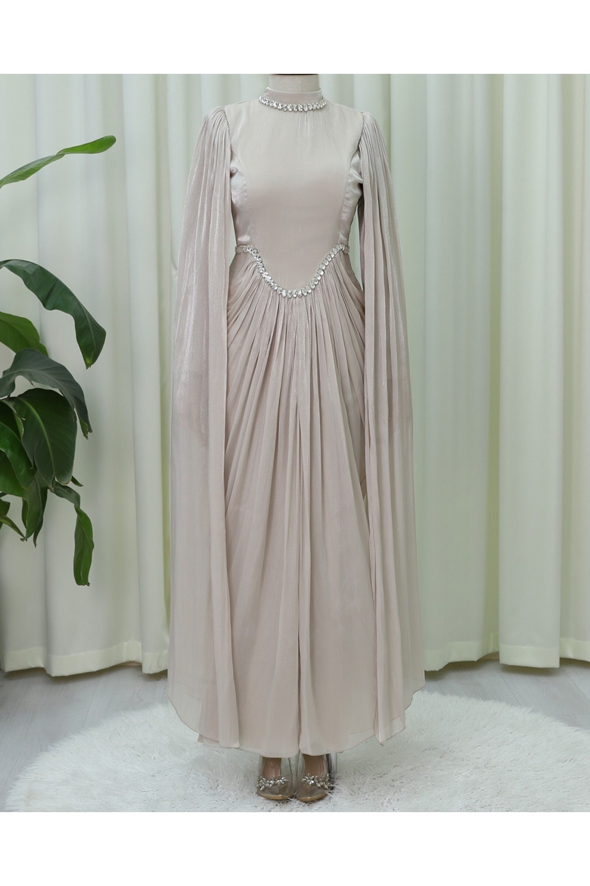 Yakası Ve Beli Taşlı Pelerin Detaylı Janjan Abiye -Taş