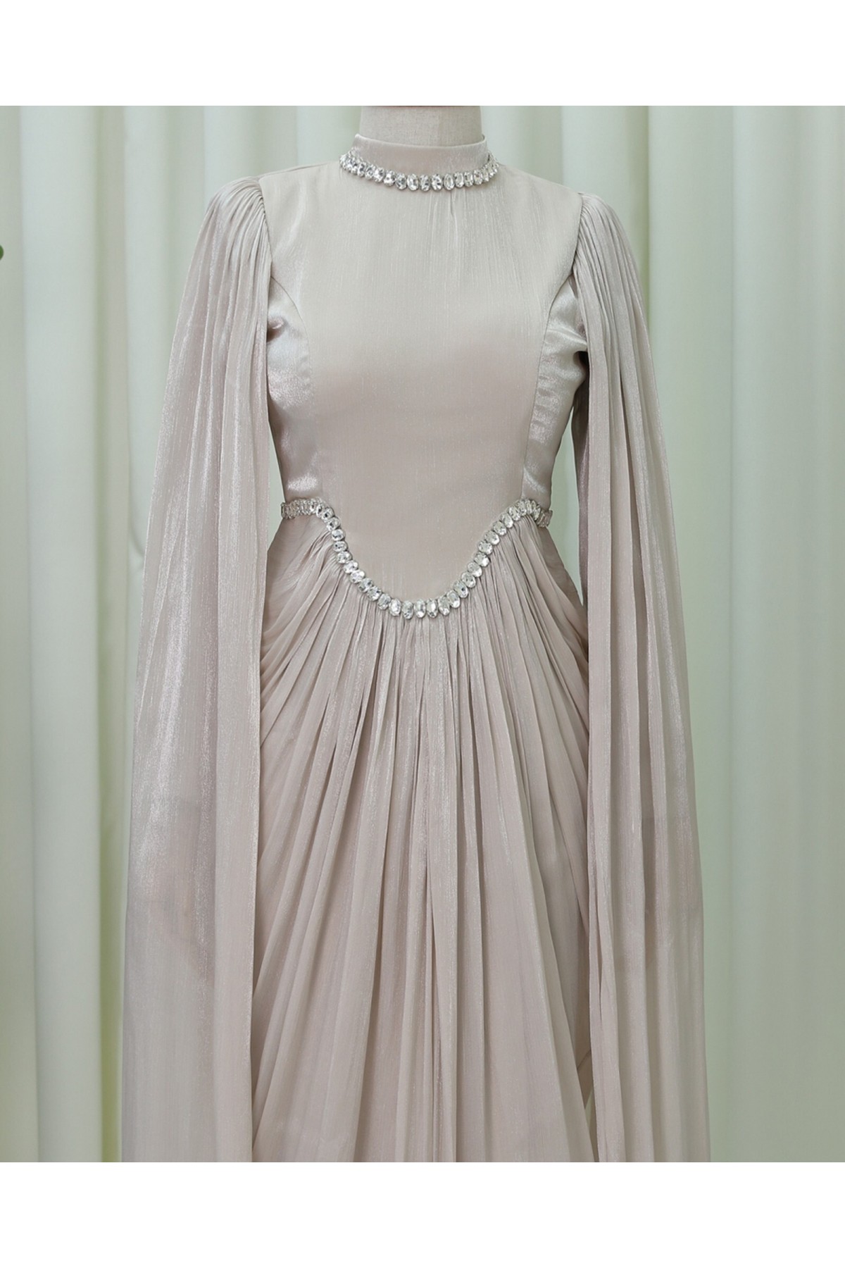 Yakası Ve Beli Taşlı Pelerin Detaylı Janjan Abiye -Taş