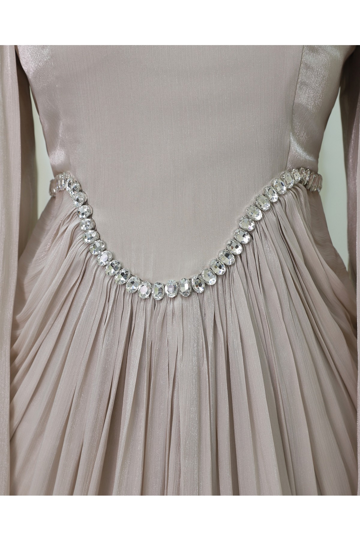 Yakası Ve Beli Taşlı Pelerin Detaylı Janjan Abiye -Taş