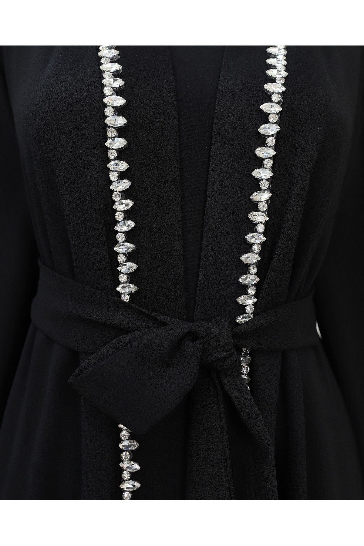 Kolu Tüylü Sıralı Taş Detaylı Kemerli Abaya -Siyah