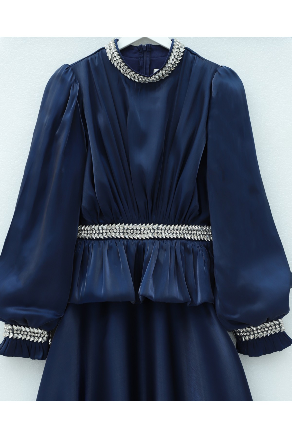 Beli Volan Detaylı Taşlı Janjan Saten Abiye -Laci