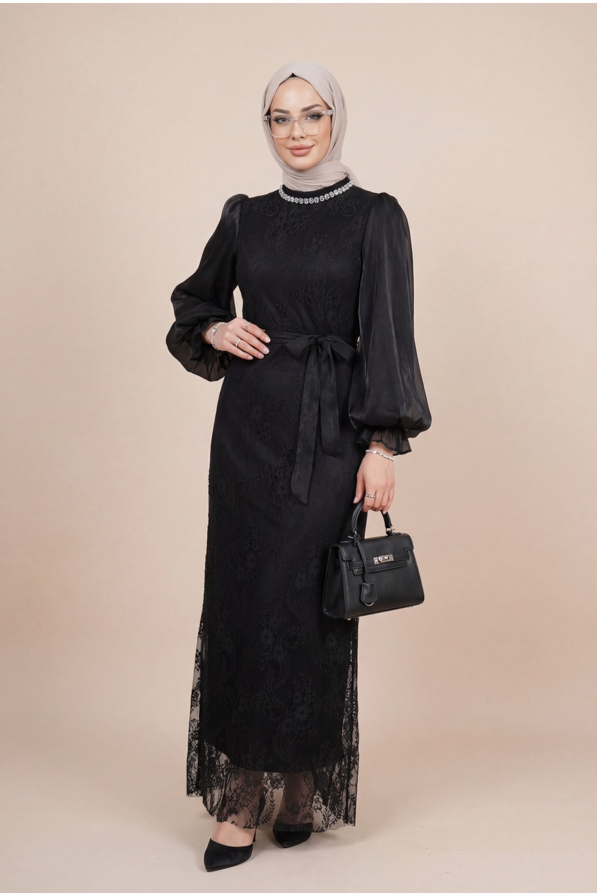 Dik Yaka Kolları Janjan Şifon Kemerli Dantel Elbise -Siyah