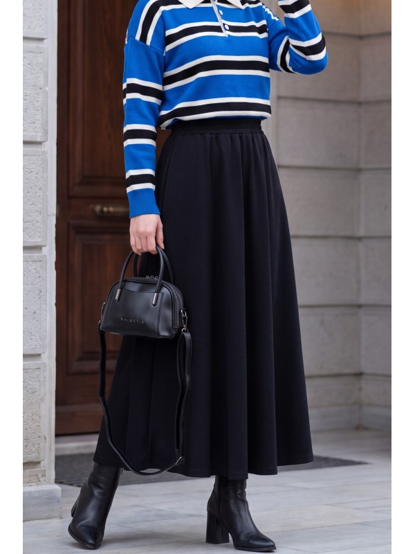 Diagonal Skirt with Elastic Waist and Double Pockets -Black