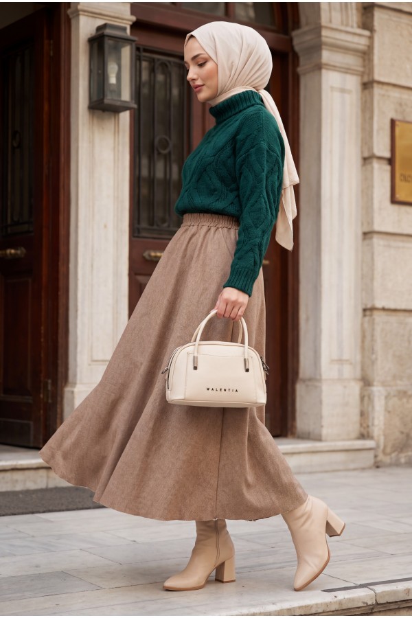 Diagonal Skirt with Elastic Waist and Double Pockets -Mink color