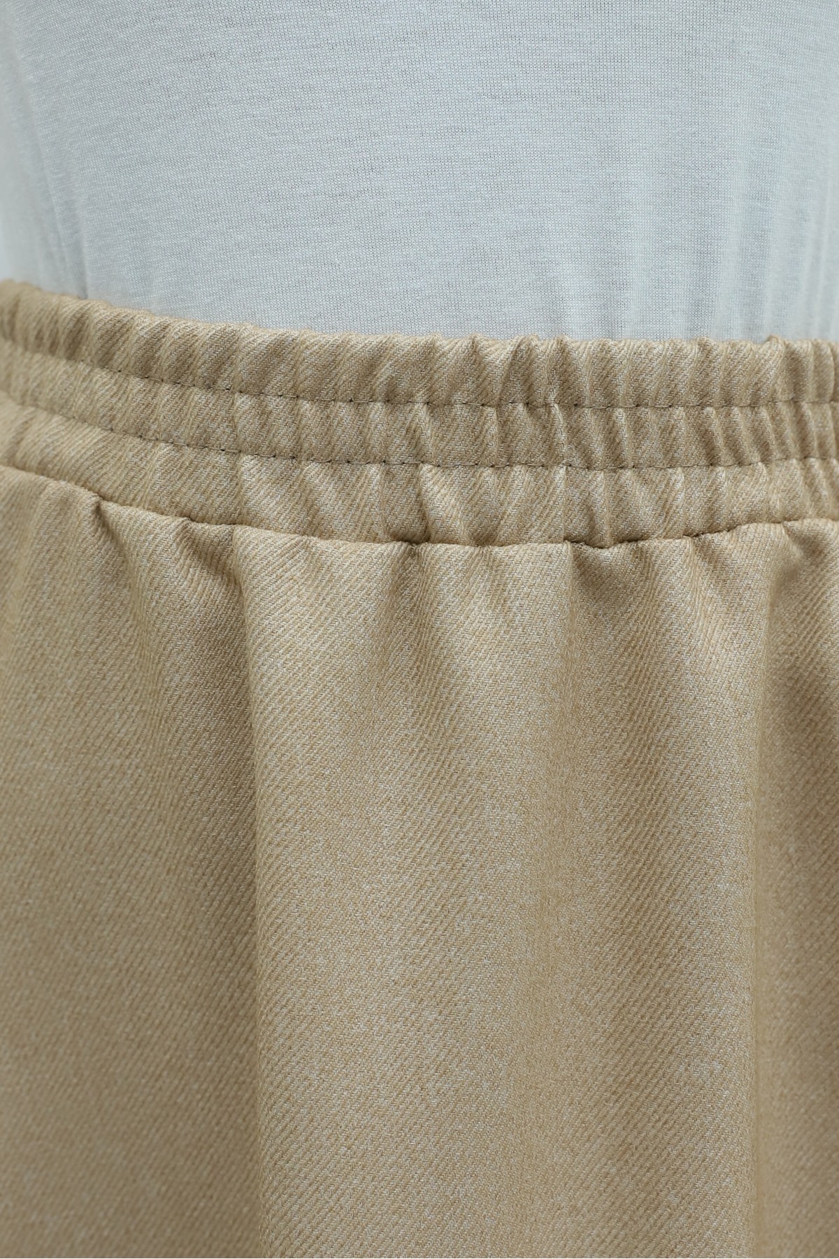 Diagonal Skirt with Elastic Waist and Double Pockets  -Light Mink
