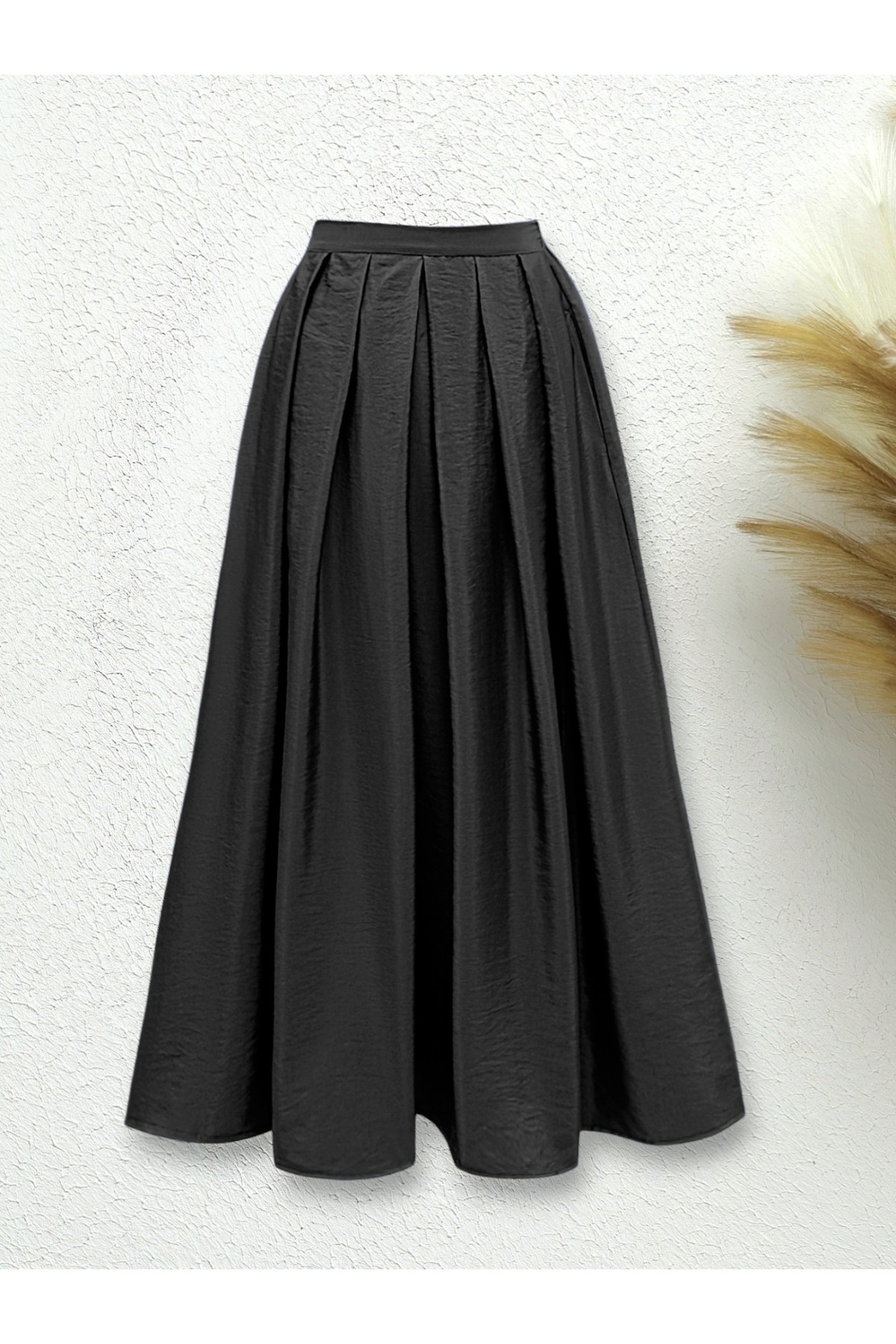 Pleated Parachute Skirt with Elastic Waistband -Black