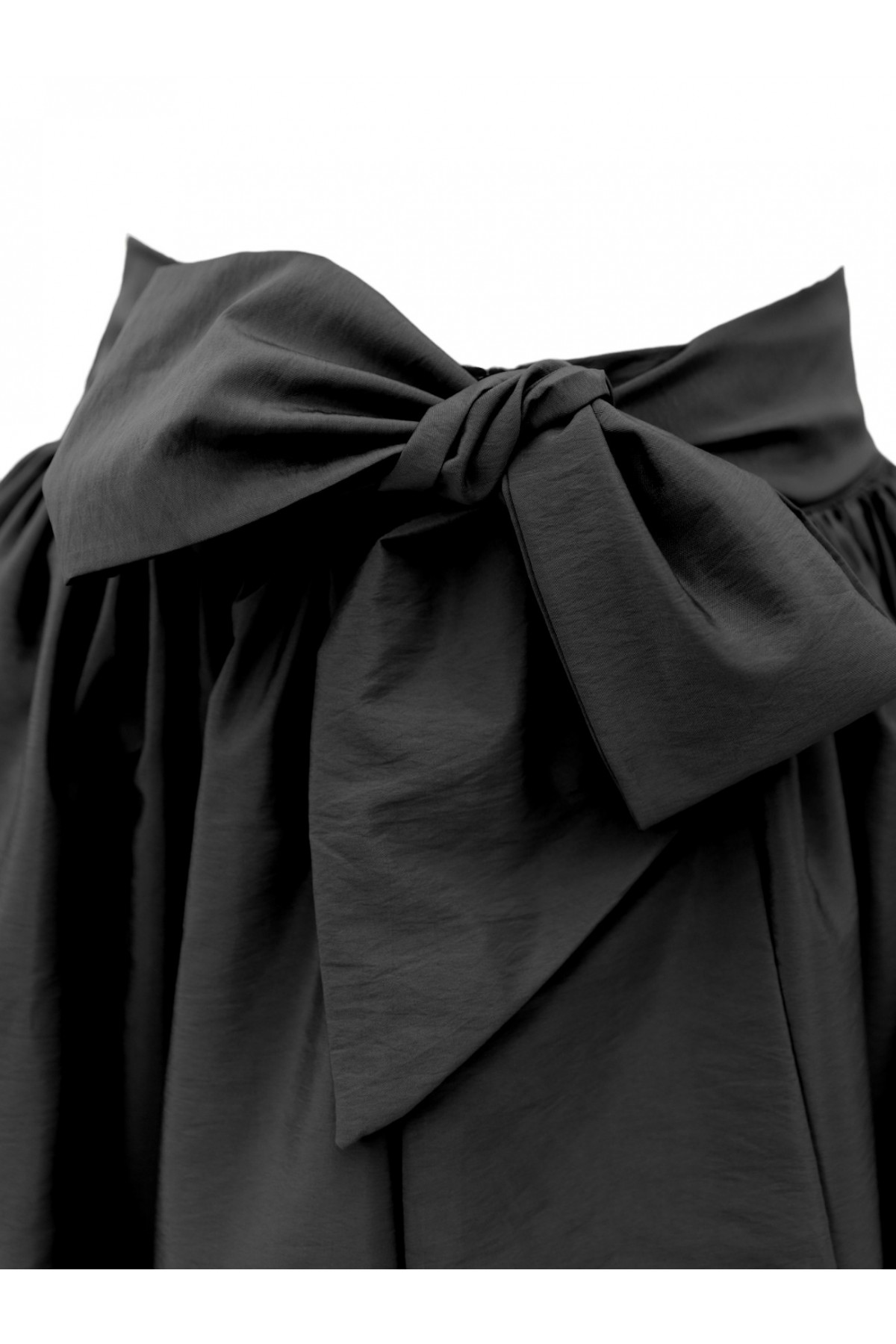 Pleated Belted Parachute Skirt -Black