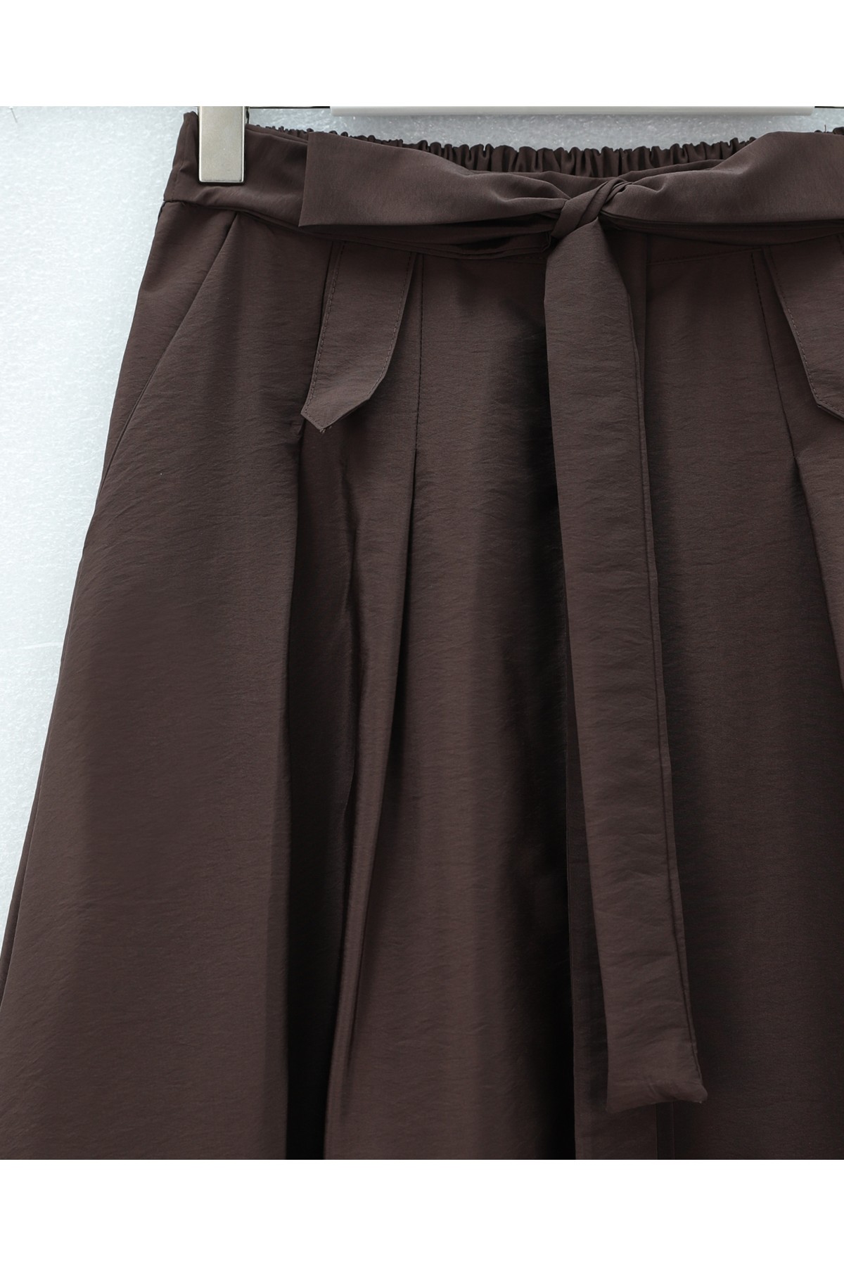 Önü Düğmeli Bağcıklı Paraşüt Etek -Kahve