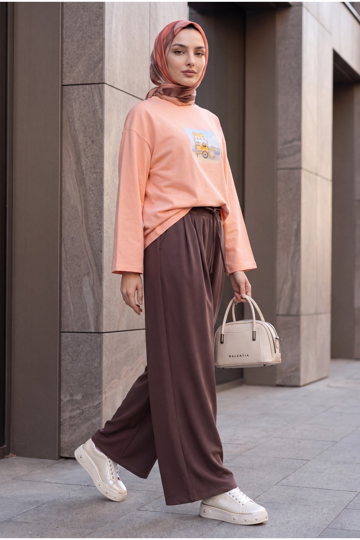 Culottes with Elastic Drawstring Waist and Dual Pockets  -Brown